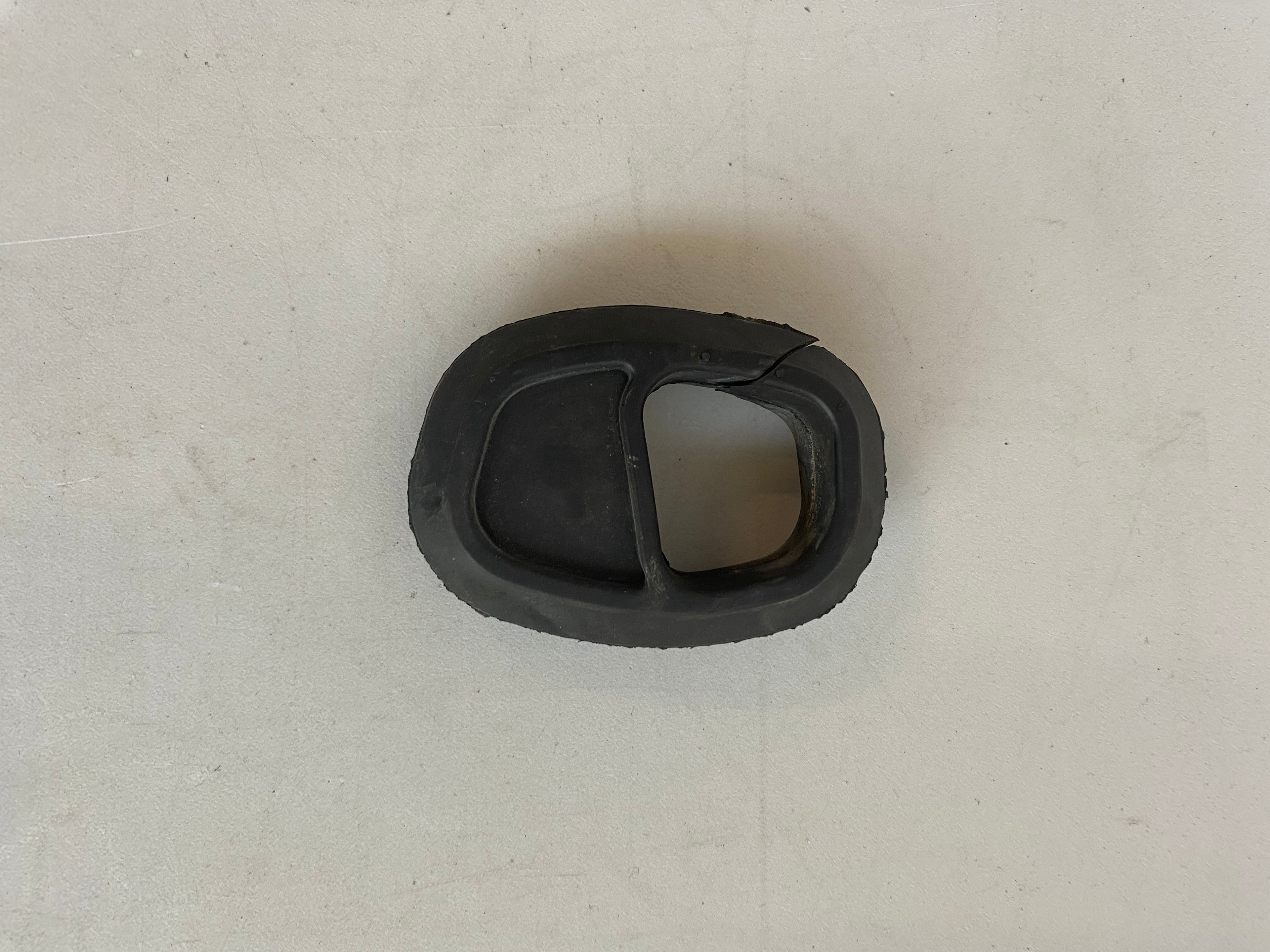 Cache cadre avant droit Dyna Harley Davidson REF OEM 11580A