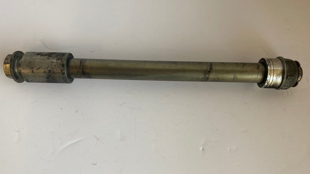 Axe de roue arrière Dyna Harley Davidson REF OEM 41114-08