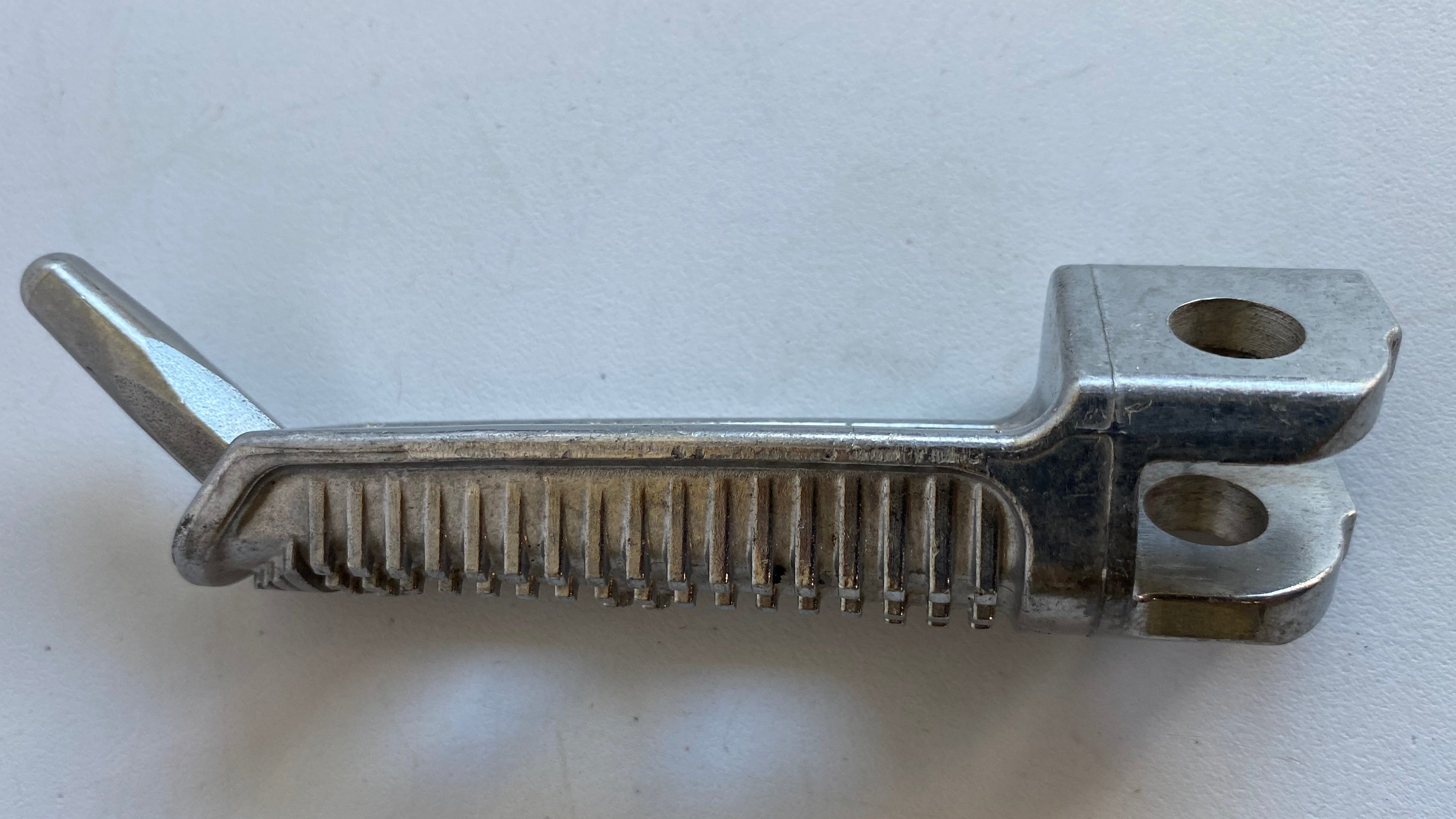 Cale pied passager arrière droit Buell REF OEM N0503.02A8
