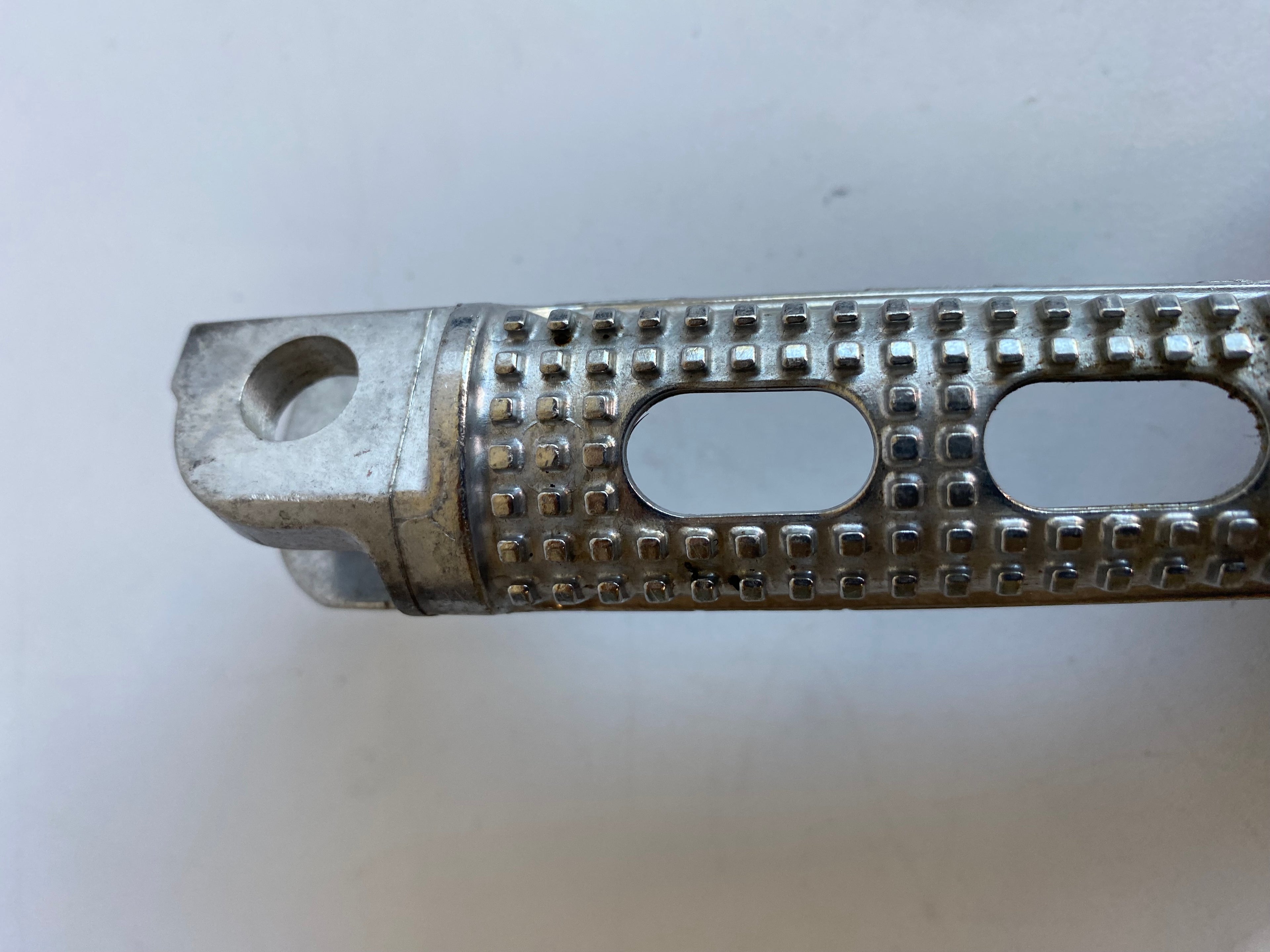 Cale pied passager arrière droit Buell REF OEM N0503.02A8