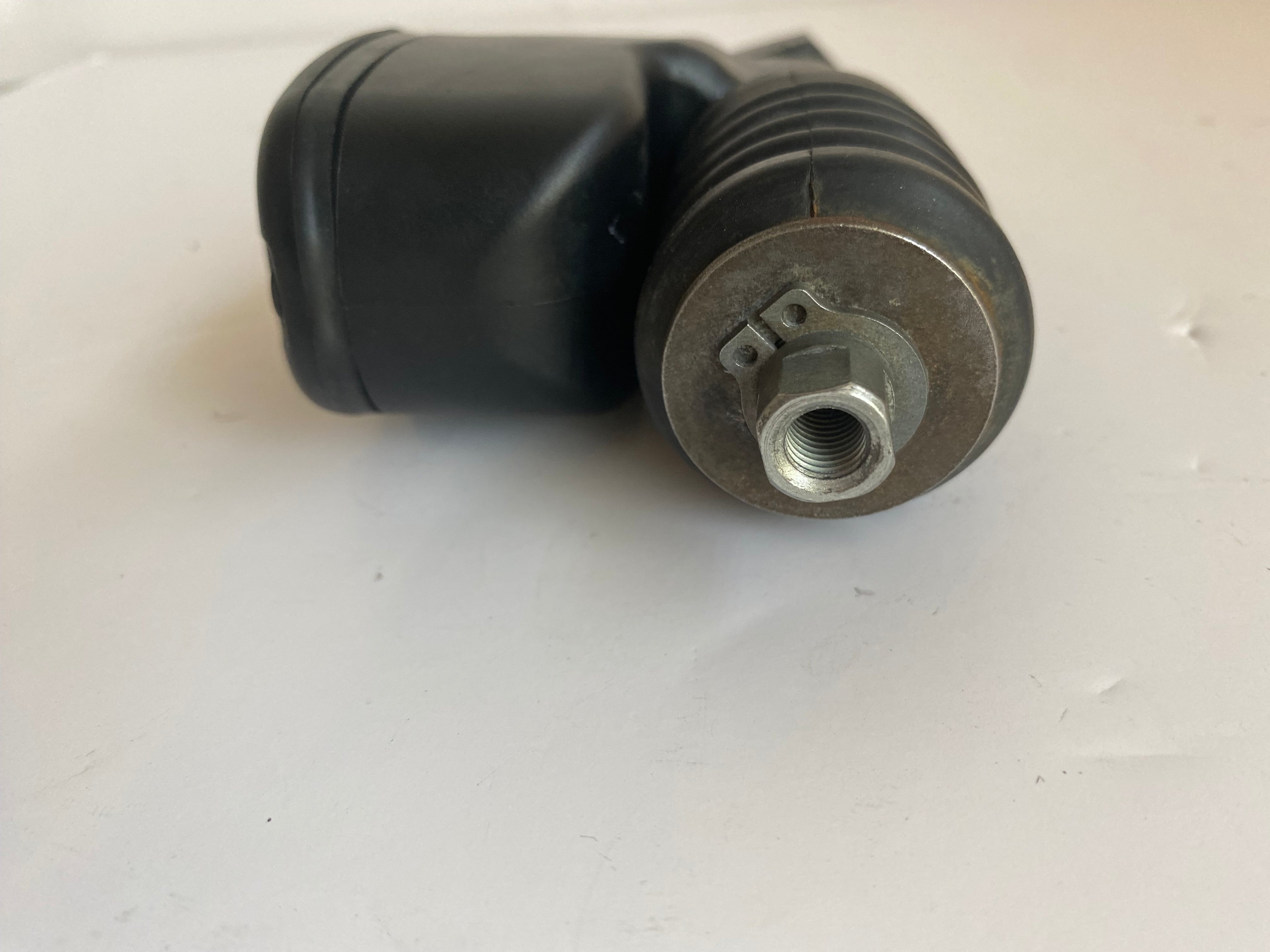 Maitre cylindre de frein arrière Dyna Harley Davidson REF OEM 42474-06C