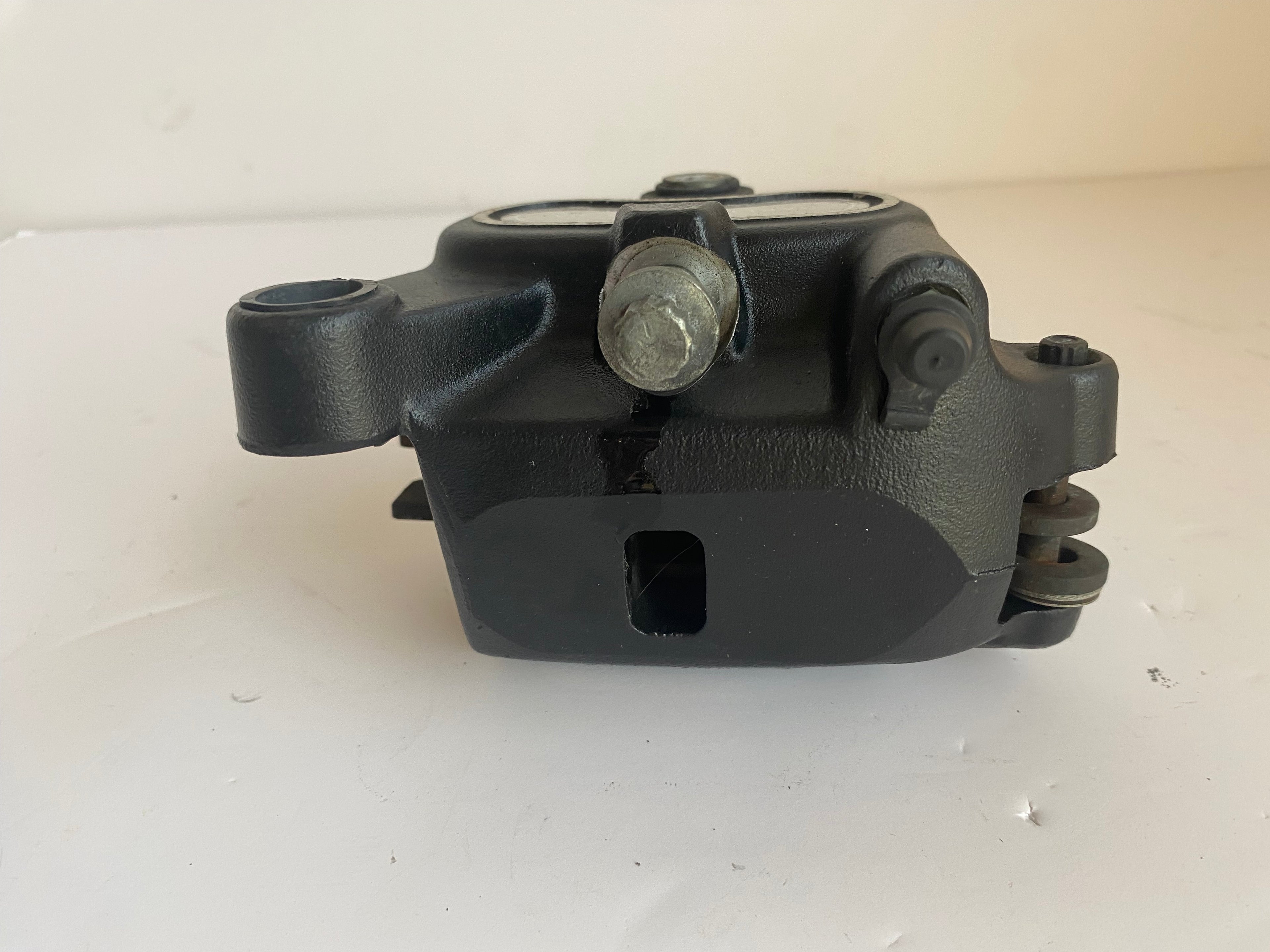 Etrier de frein arrière Dyna Harley Davidson REF OEM 40908-08