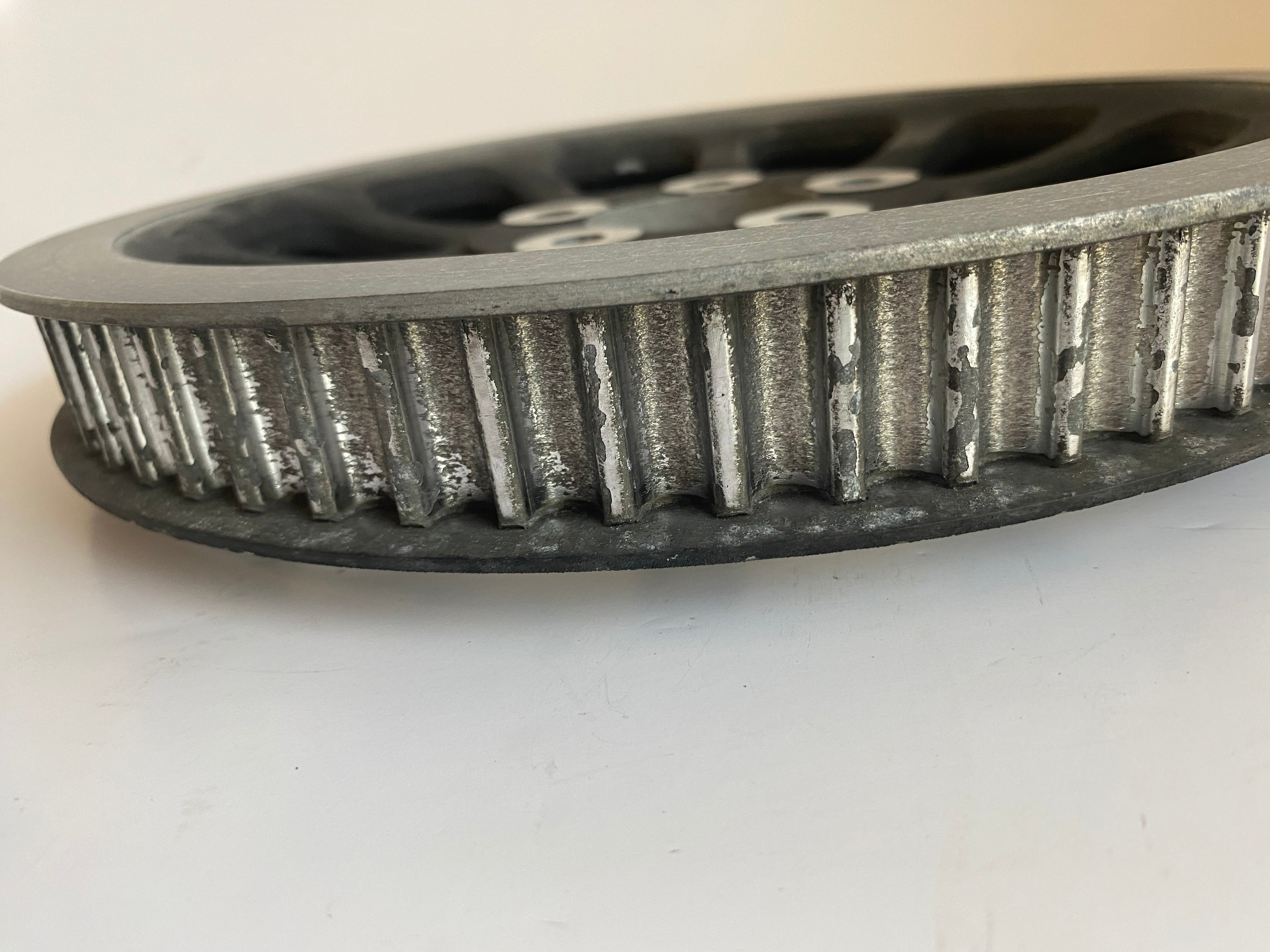 Couronne de transmission secondaire 66 dents Dyna Harley Davidson REF OEM 40114-07