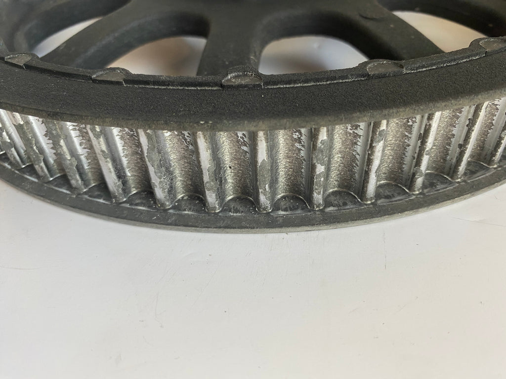 Couronne de transmission secondaire 66 dents Dyna Harley Davidson REF OEM 40114-07