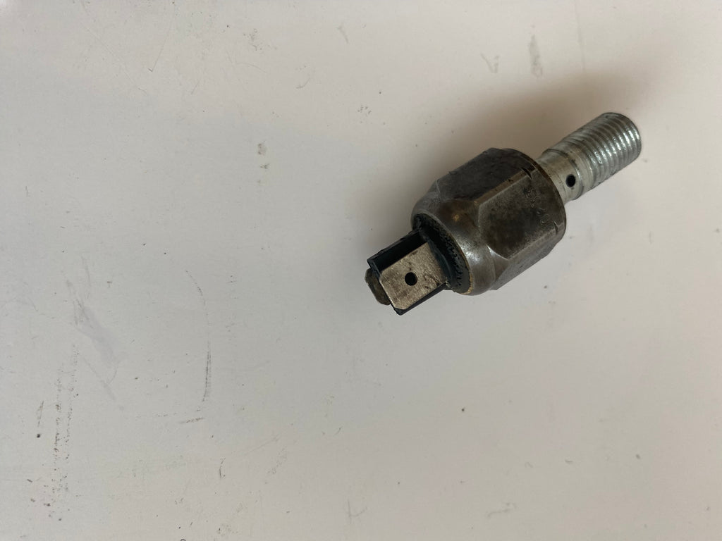 Contacteur de stop arrière Dyna Harley Davidson REF OEM 72026-08B