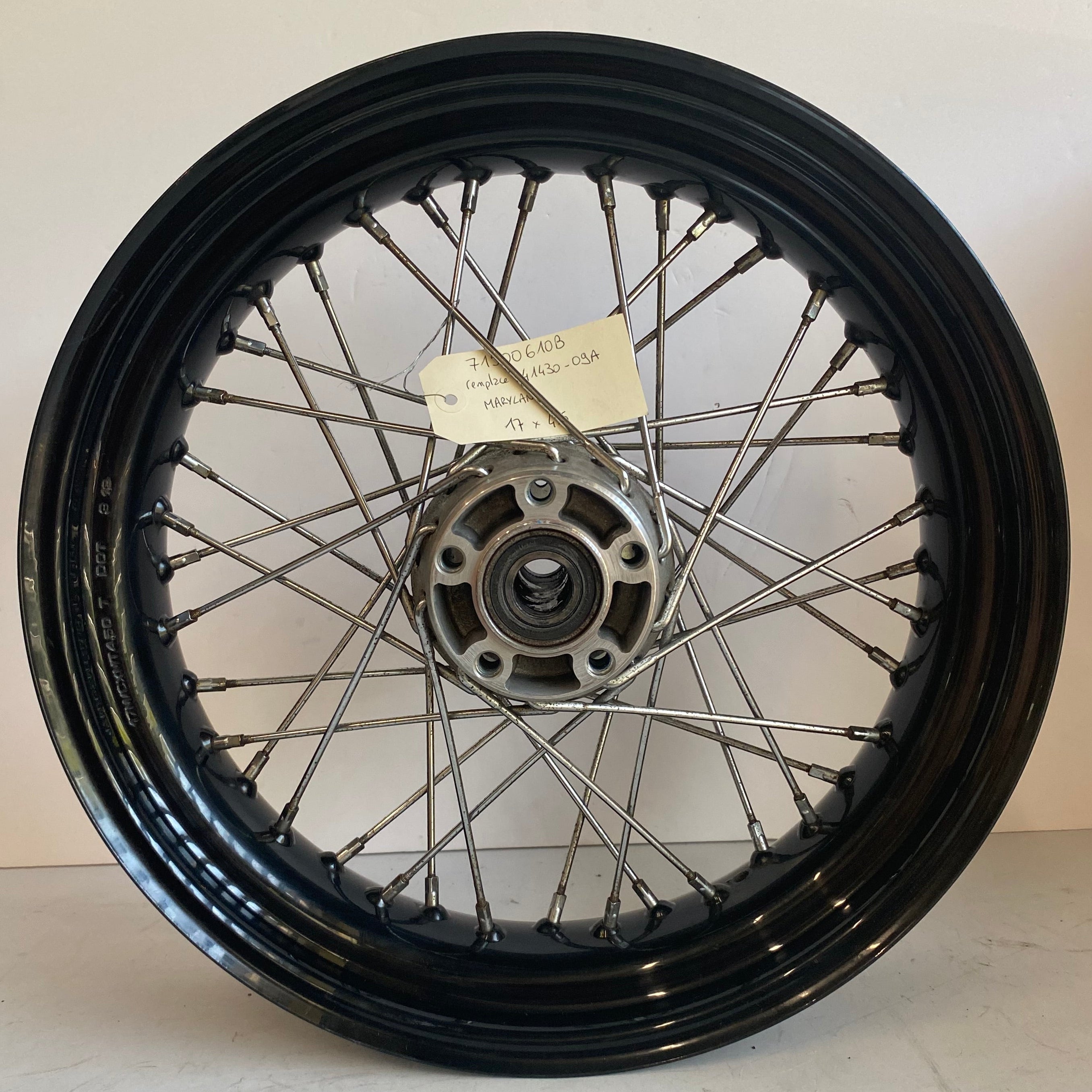 Roue arrière à rayons 17 x 4.5" Dyna Harley Davidson REF OEM 41430-09A