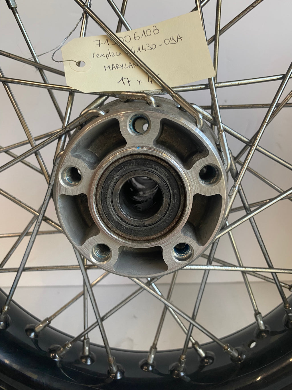 Roue arrière à rayons 17 x 4.5" Dyna Harley Davidson REF OEM 41430-09A