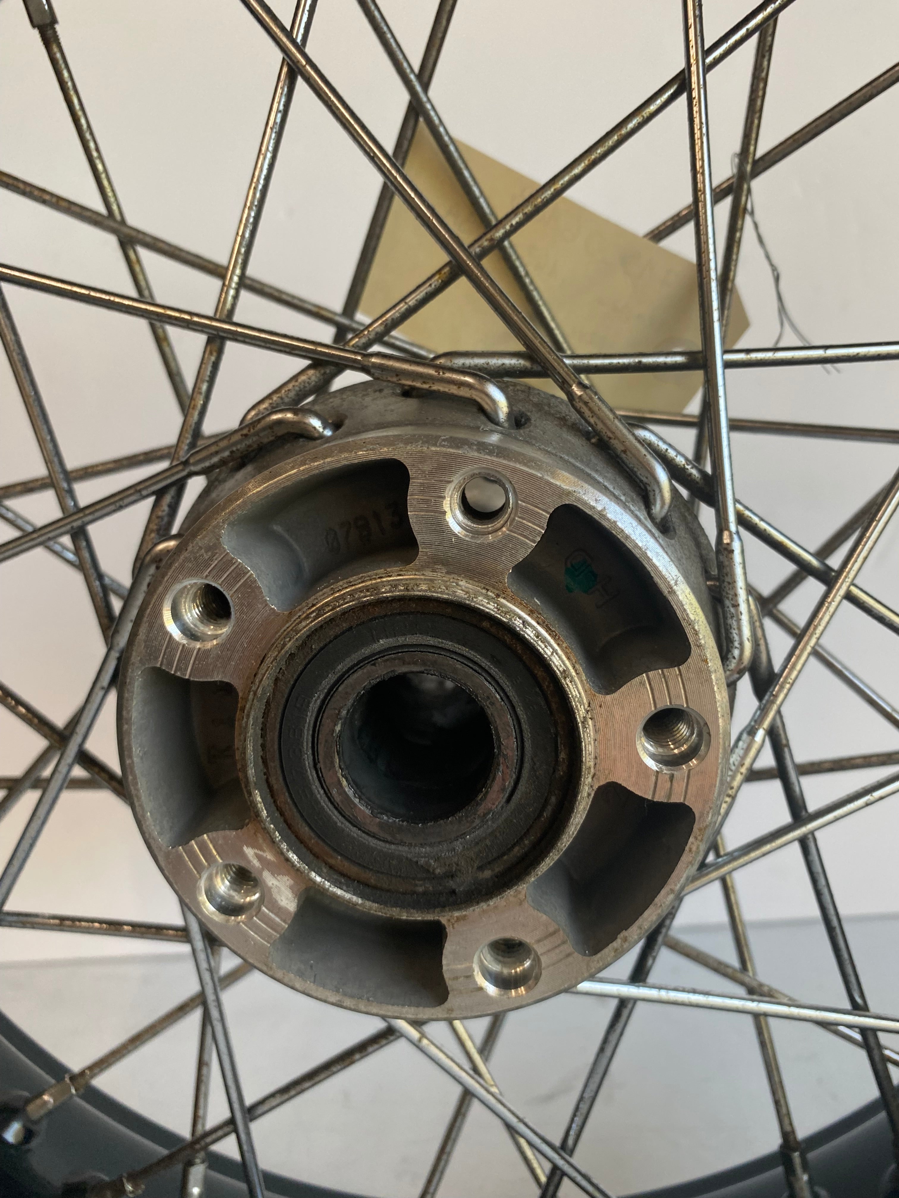 Roue arrière à rayons 17 x 4.5" Dyna Harley Davidson REF OEM 41430-09A