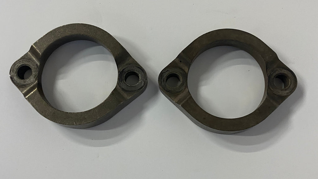 jeu de 2 brides d'échappement Thick style Harley Davidson REF OEM 65184-02
