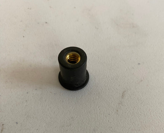 Gummimuttereinsatz/Verkleidungsschraube BUELL REF OEM: M0705.3