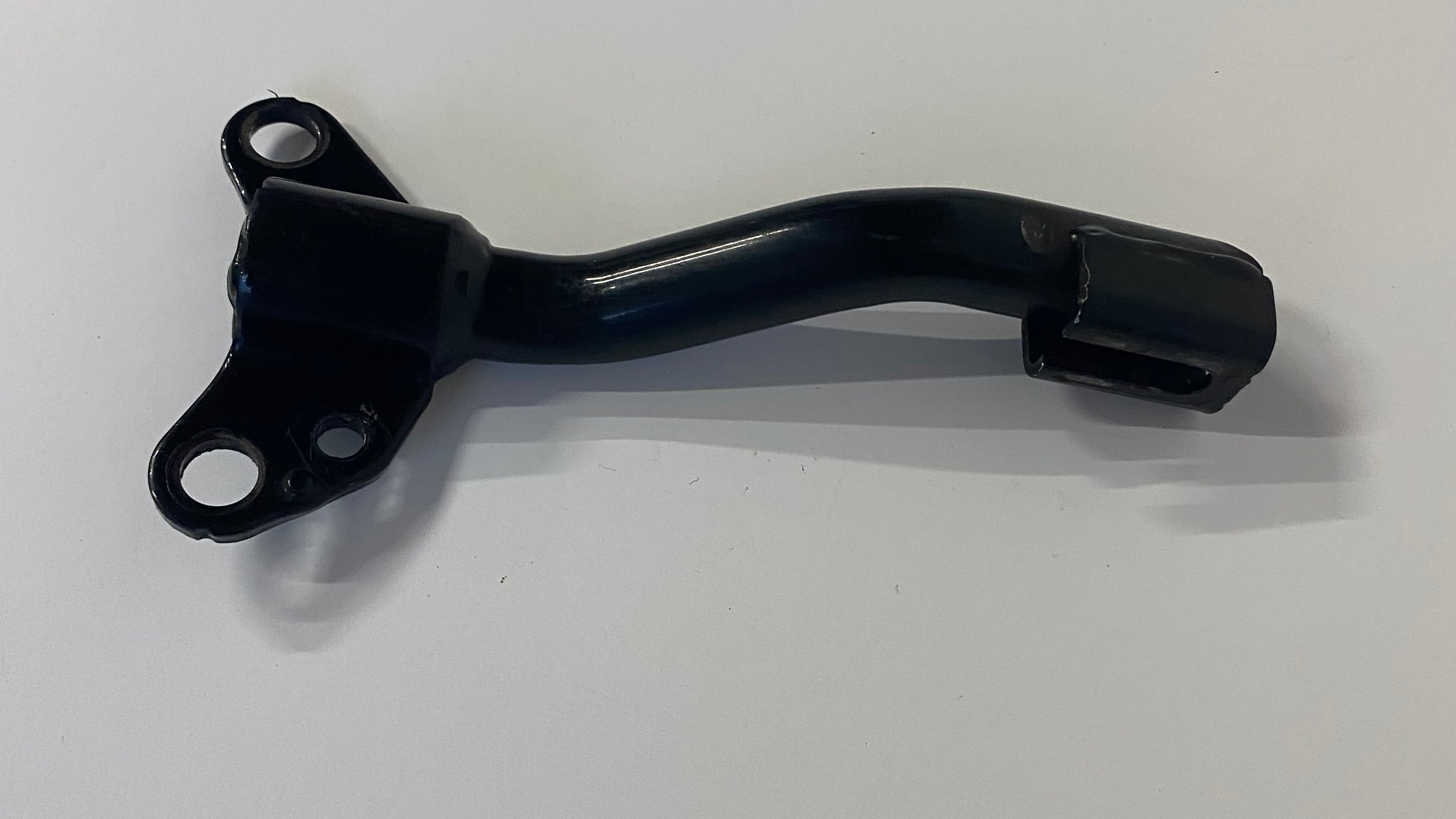 Hintere Schalldämpferhalterung Dyna 2006 Harley Davidson OEM-TEILNR. 65695-06