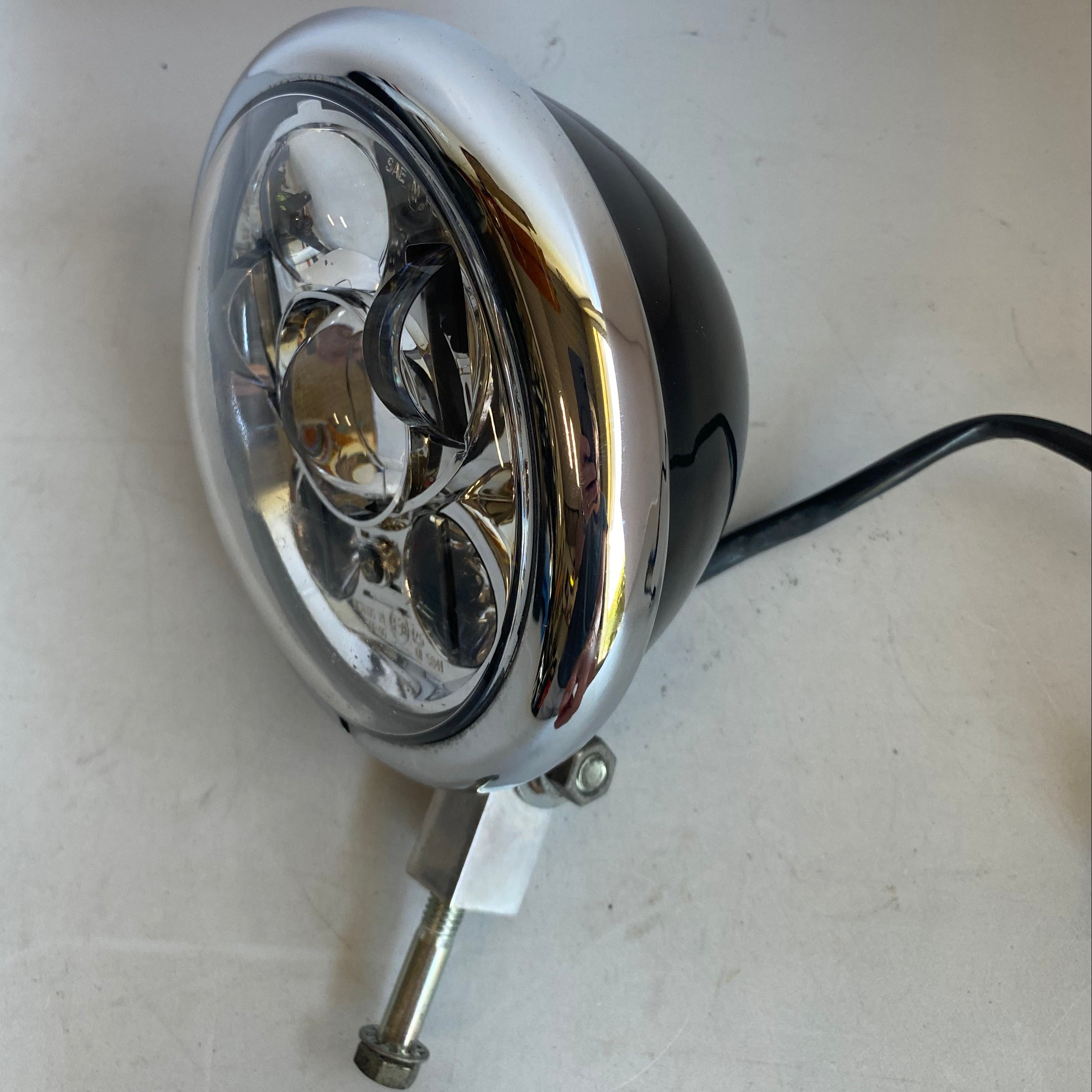 Phare 5-3/4" avec optique LED Daymaker Harley Davidson REF OEM 69356-06A & 67700144