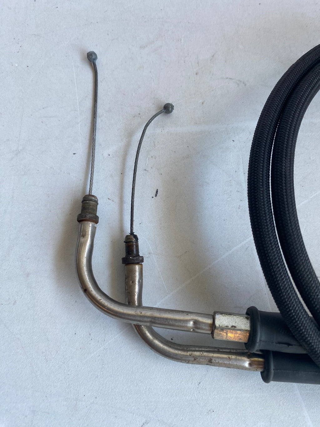 Jeu de câbles de gaz aller / retour 86 cm Harley Davidson REF OEM 56415-06 & 56421-06