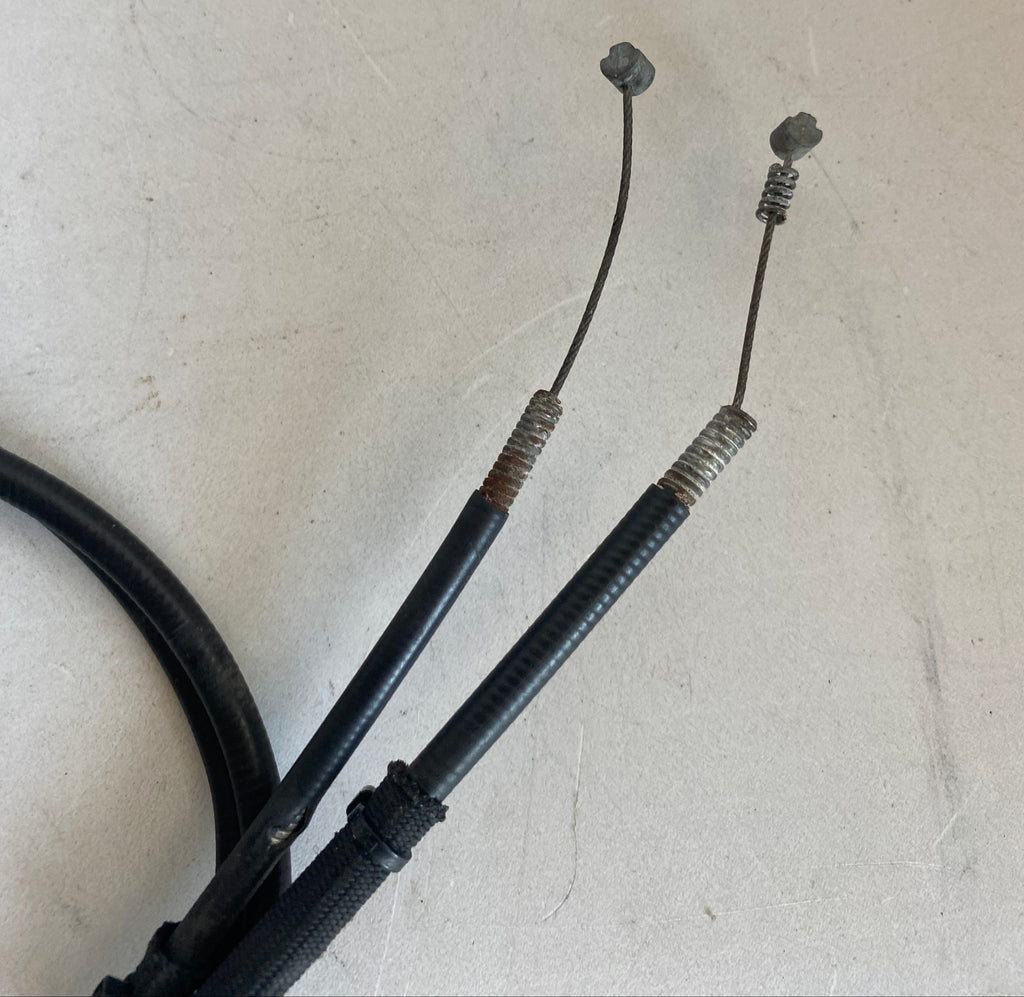 Jeu de câbles de gaz aller / retour 86 cm Harley Davidson REF OEM 56415-06 & 56421-06