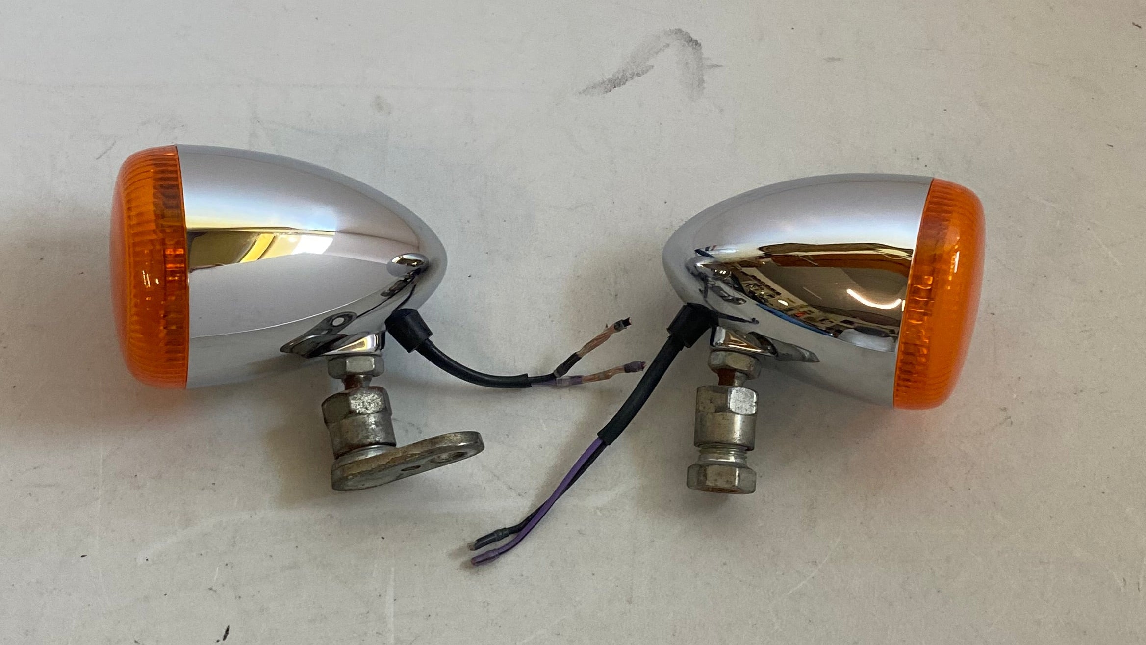 Jeu de 2 clignotants avants chromés Harley Davidson REF OEM 68225-09