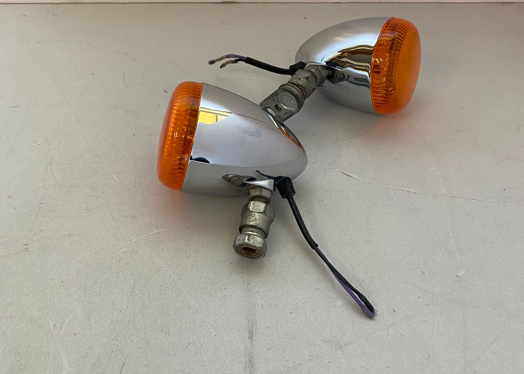 Jeu de 2 clignotants avants chromés Harley Davidson REF OEM 68225-09