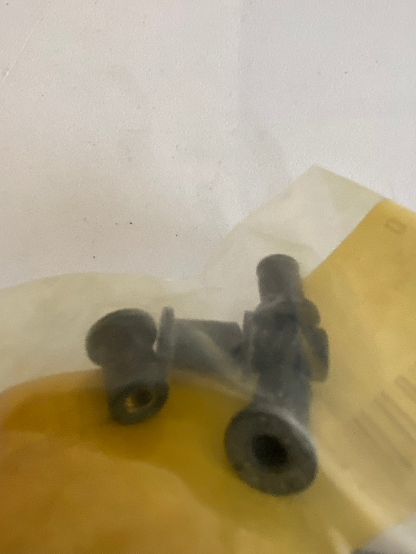 Gummieinsatz / Schraube 8-32 BUELL OEM REF: M0602.0