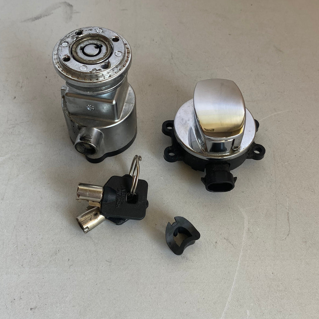 Set de contacteur à clé et verrouillage fourche Dyna Harley Davidson REF OEM 71430-12
