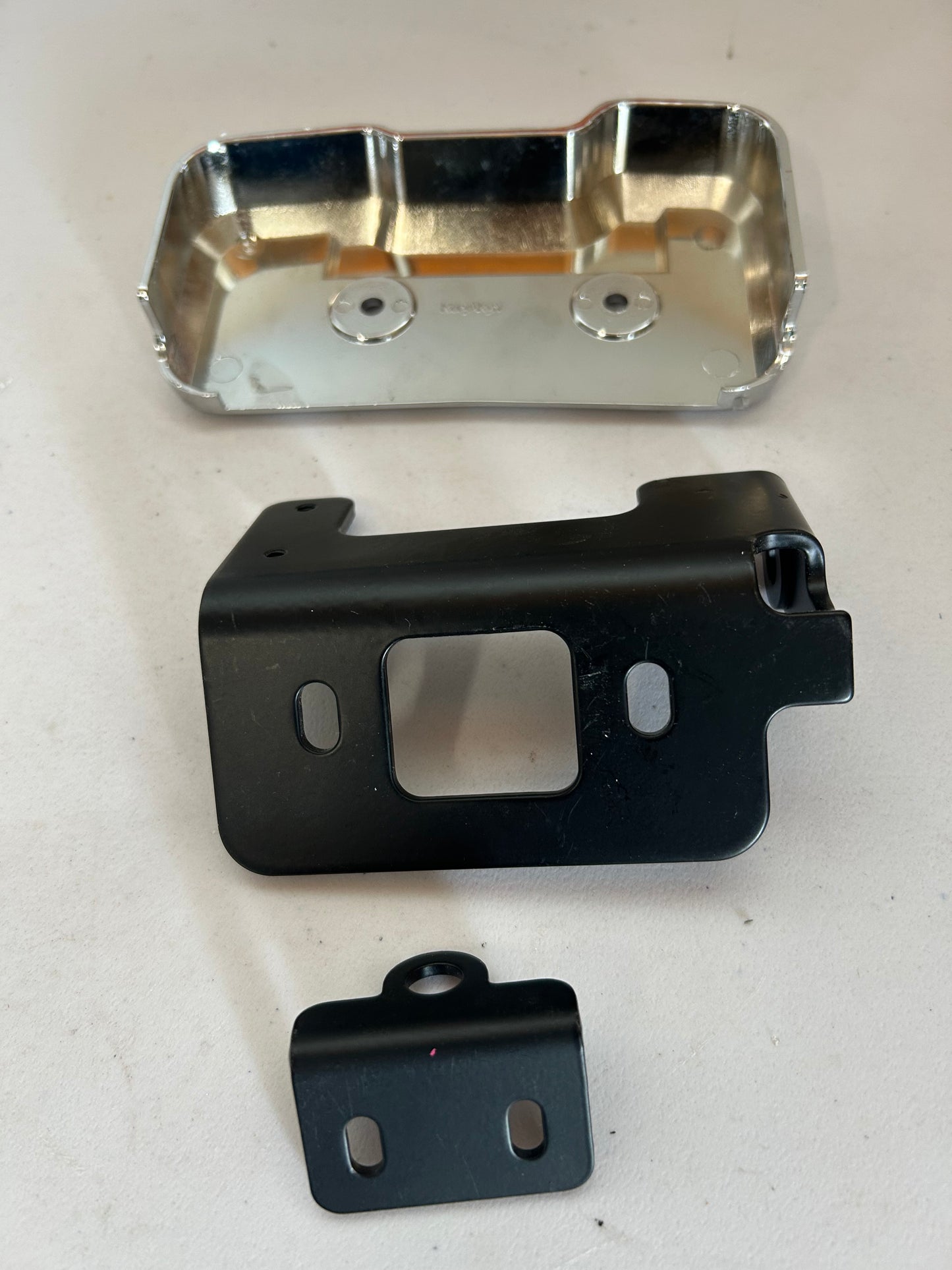 Cache embase cylindre arrière Harley Davidson REF Kuryakyn : 8145