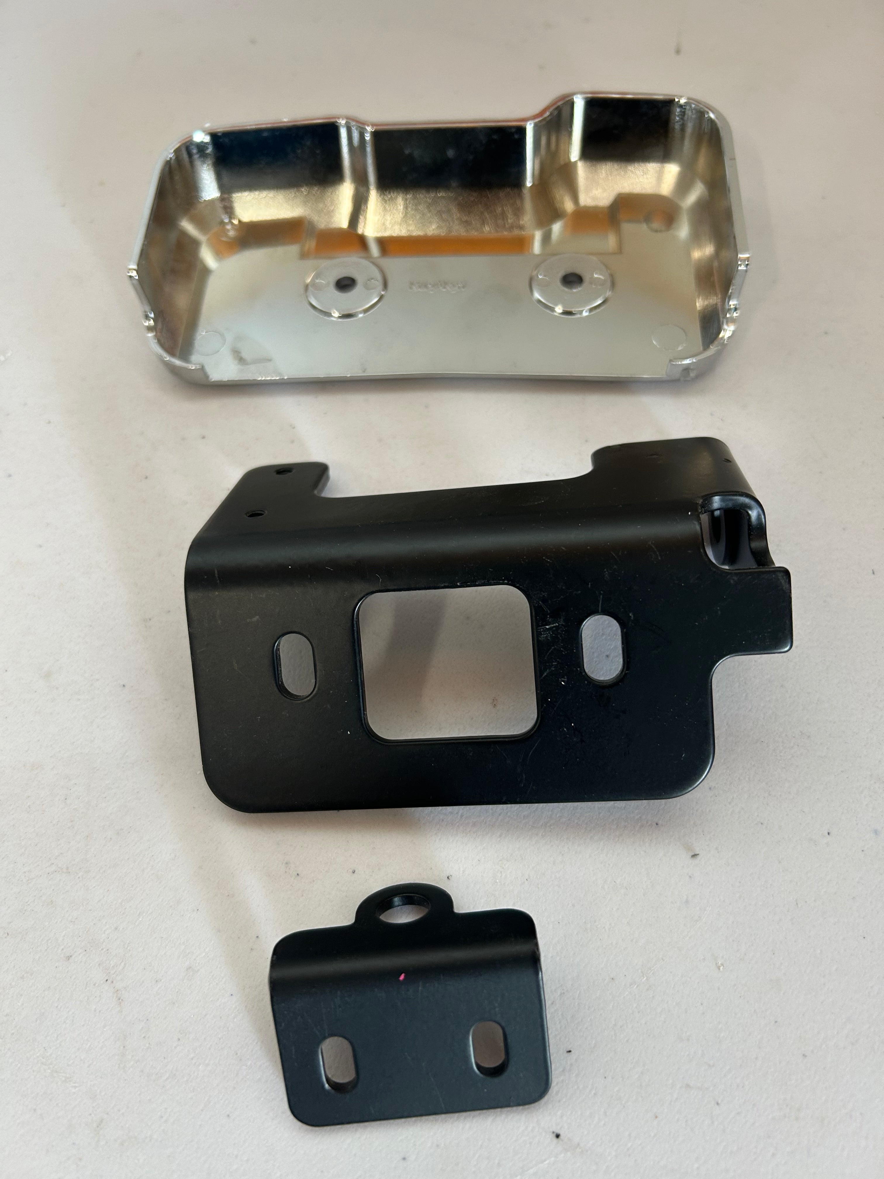 Cache embase cylindre arrière Softail Harley Davidson REF Kuryakyn : 8145