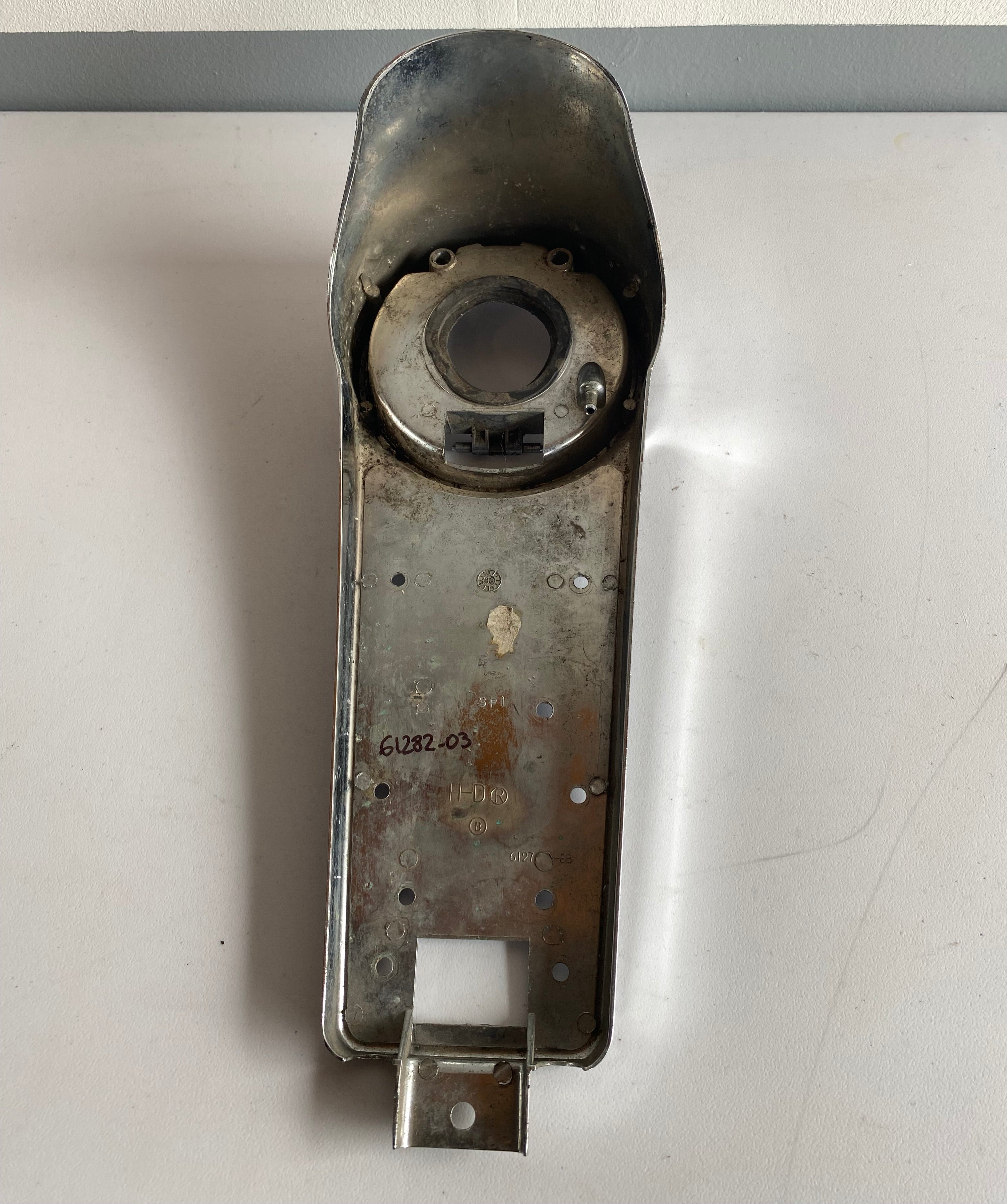 Console centrale Electra Glide Harley Davidson REF OEM : 61282-03