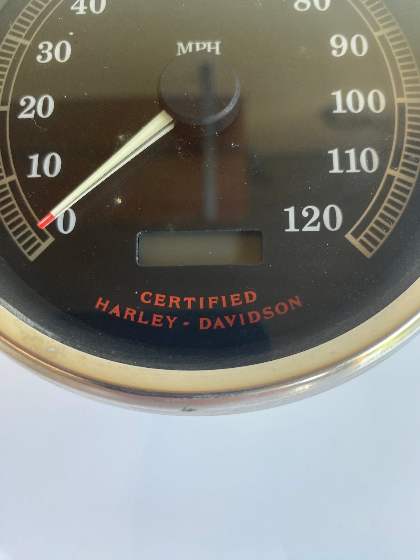 Compteur de vitesses en MPH 4 pouces Harley Davidson REF OEM 67033-99A
