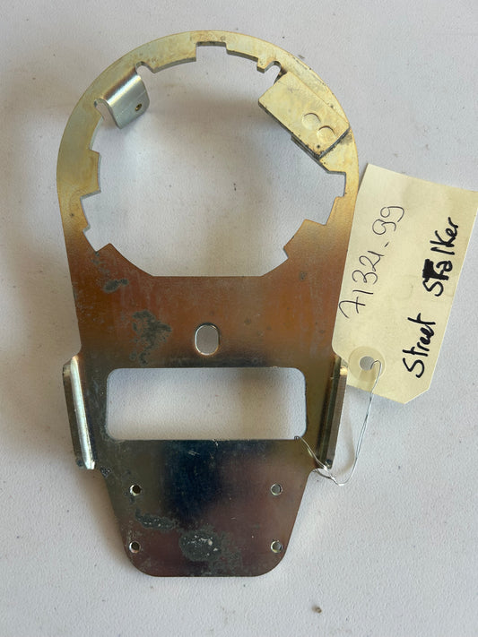 Halterung für Armaturenbrett-Messgerät Harley Davidson Street Stalker OEM-Referenz: 71321-99