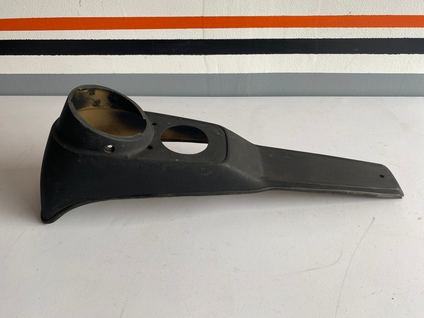 Console centrale de réservoir Harley Davidson FXR REF OEM : 61413-86
