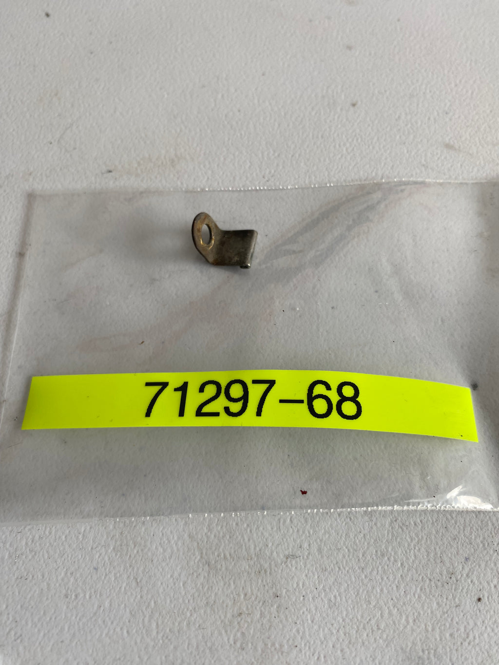 Harley Davisson indicator light bar mount REF OEM: 71297-68