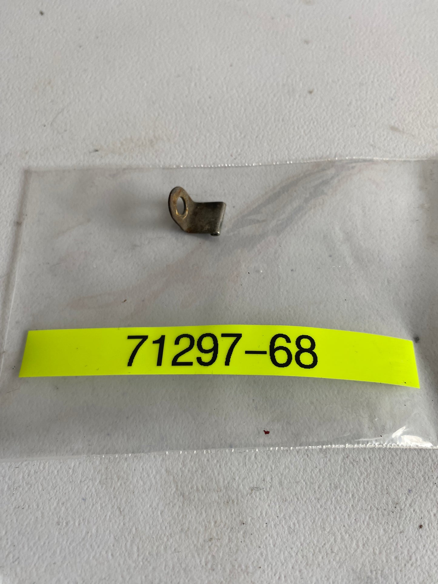 Harley Davisson Blinker-Leistenhalterung REF OEM: 71297-68