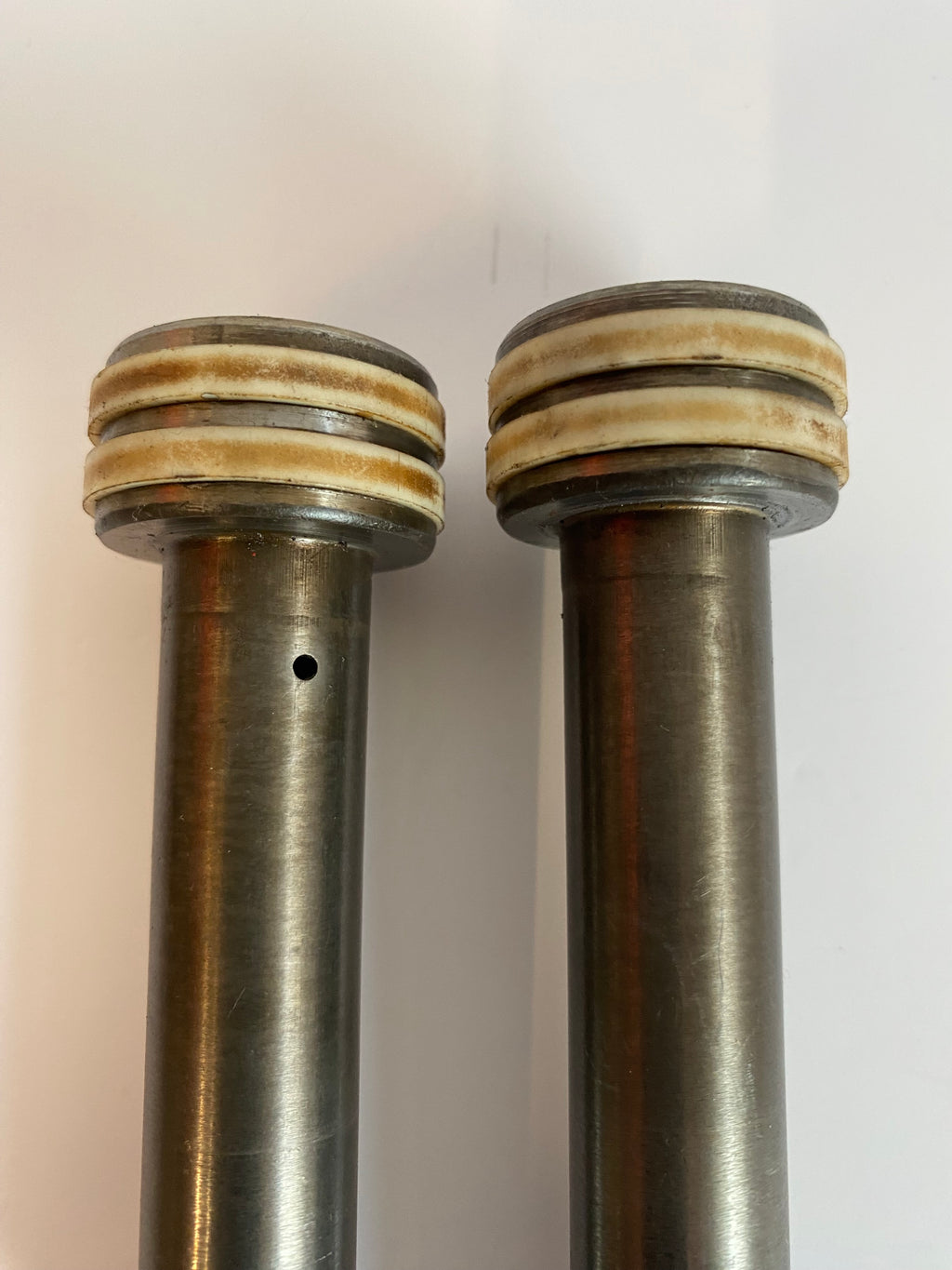 Jeu de 2 plongeurs de fourche 39mm FXR Harley Davidson REF OEM 45924-87