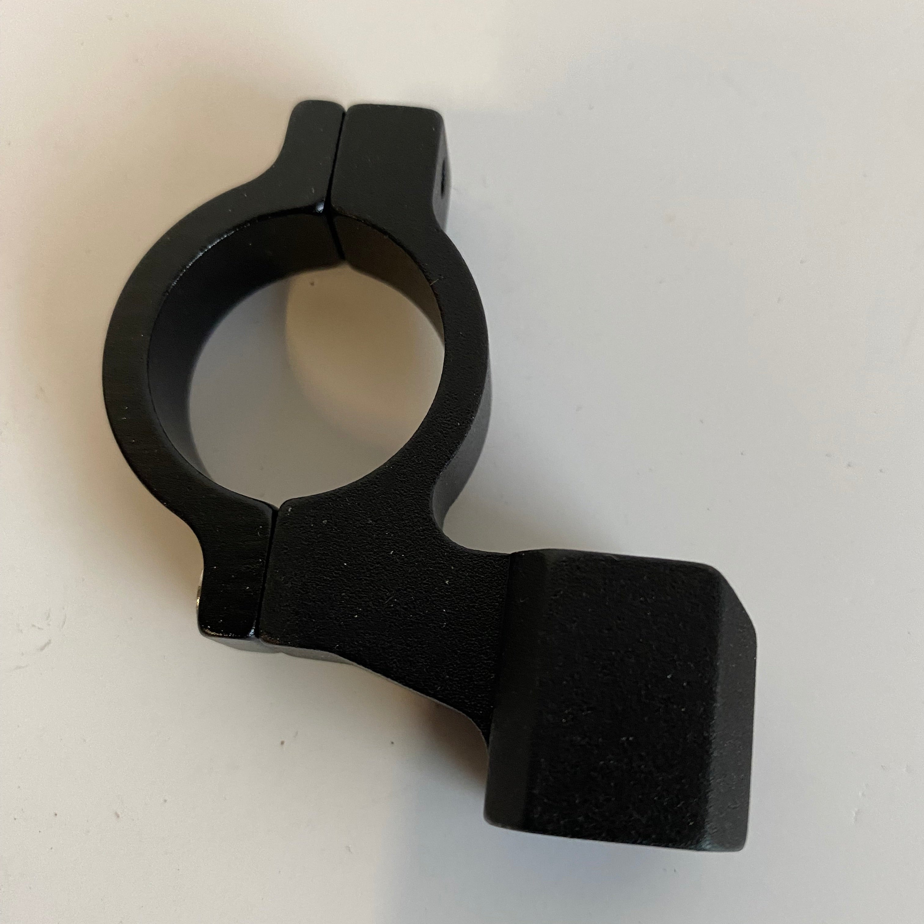 Support rétroviseur noir pour guidon 1 pouce Harley Davidson REF MCS 943290