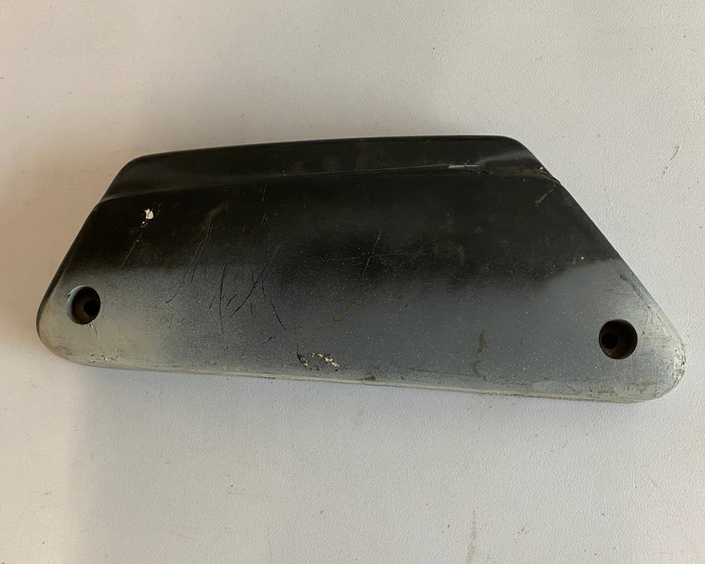 Cache latéral gauche FXR Harley Davidson REF OEM : 66350-84