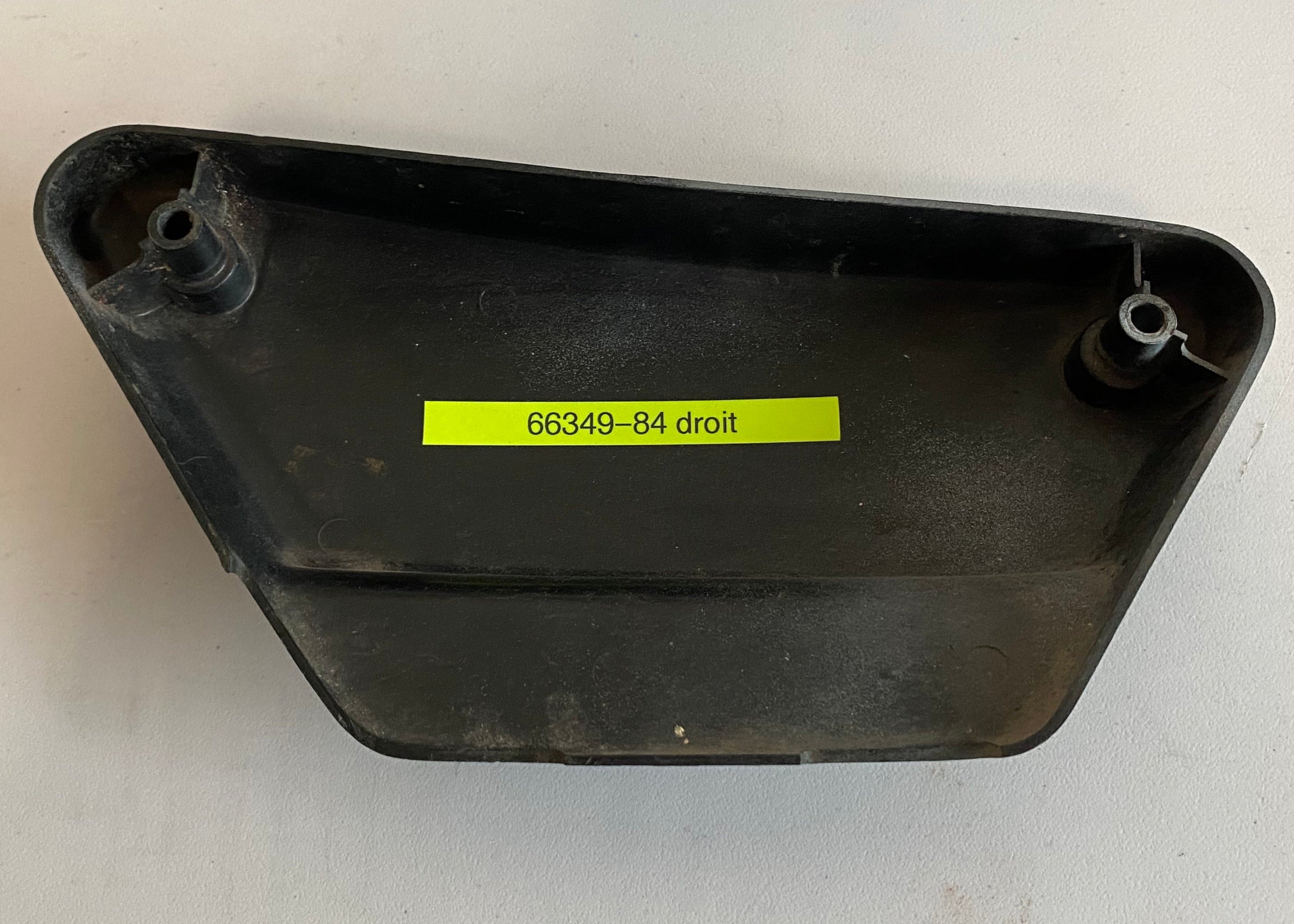 Rechte Seitenabdeckung FXR Harley Davidson REF OEM: 66349-84