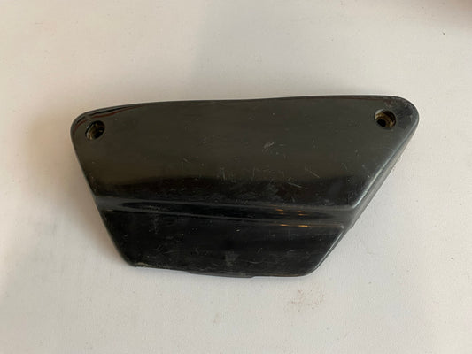 Cache latéral droit FXR Harley Davidson REF OEM : 66349-84