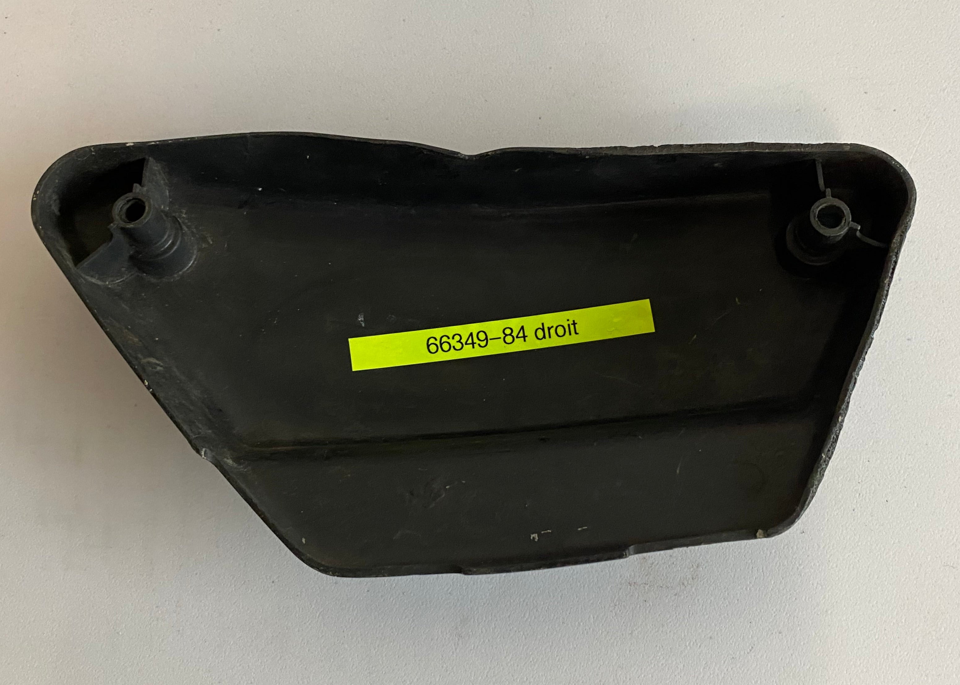 Rechte Seitenabdeckung FXR Harley Davidson REF OEM: 66349-84