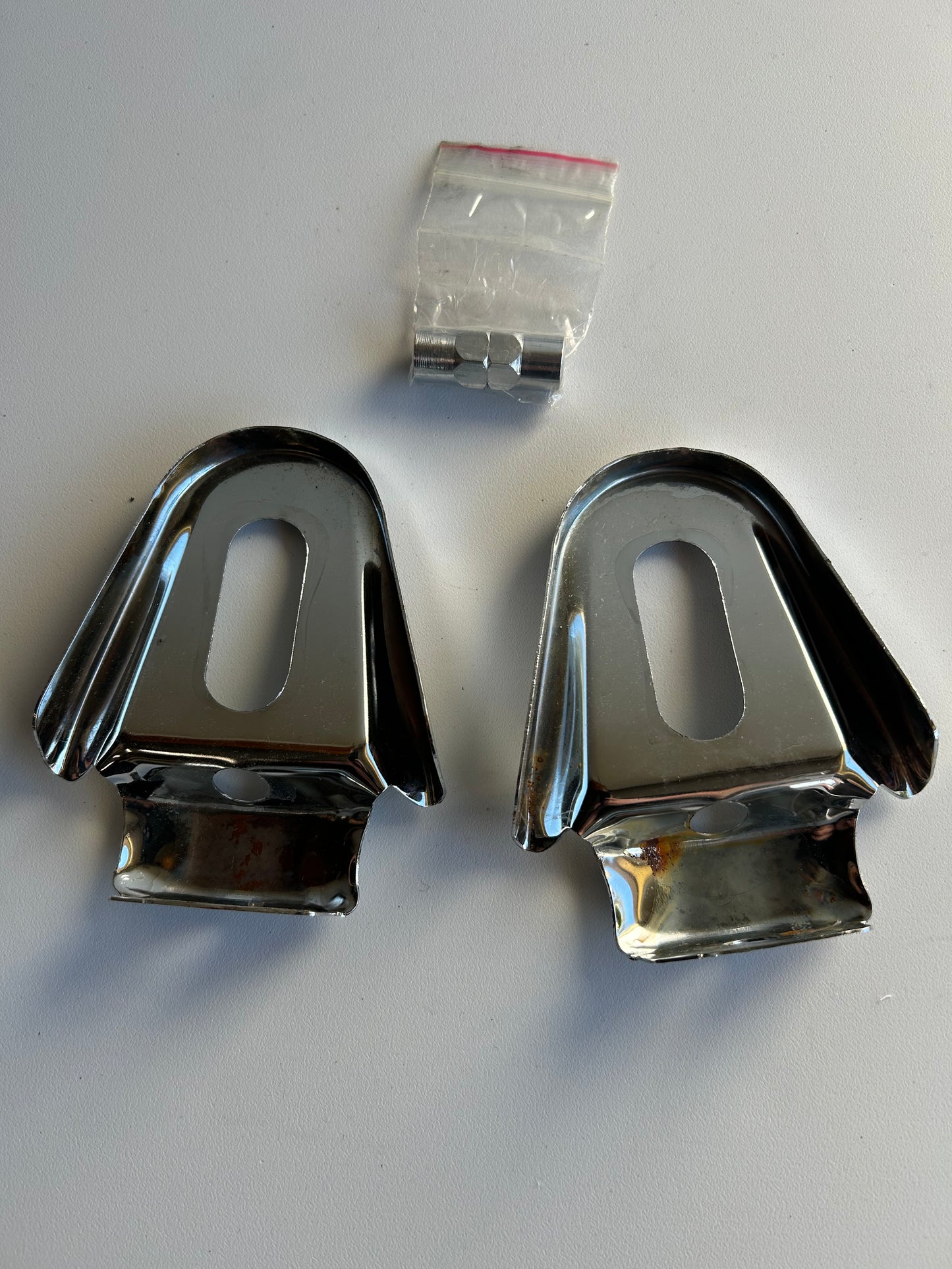 caches chromés bras oscillant Softail Harley Davidson