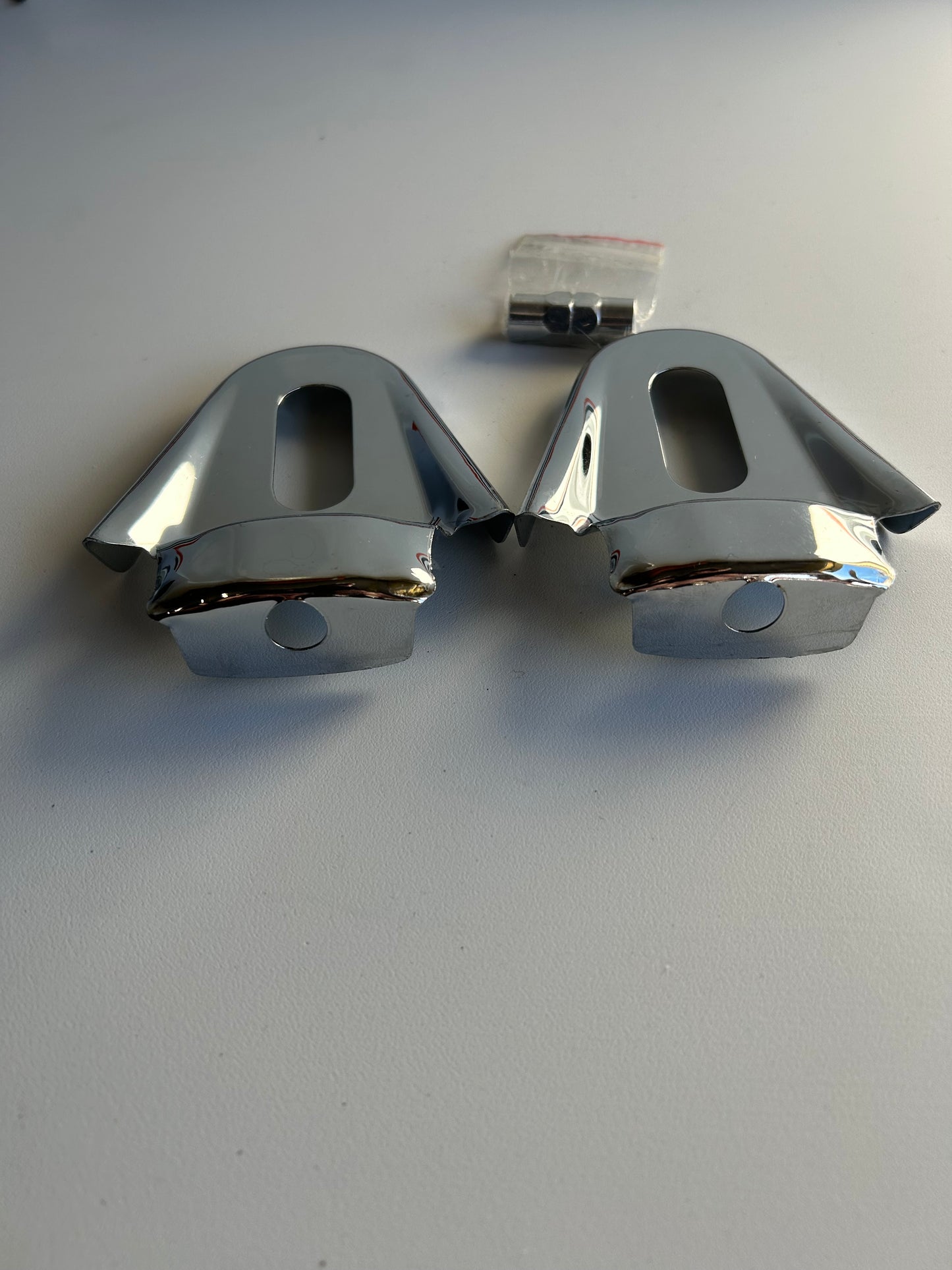 caches chromés bras oscillant Softail Harley Davidson