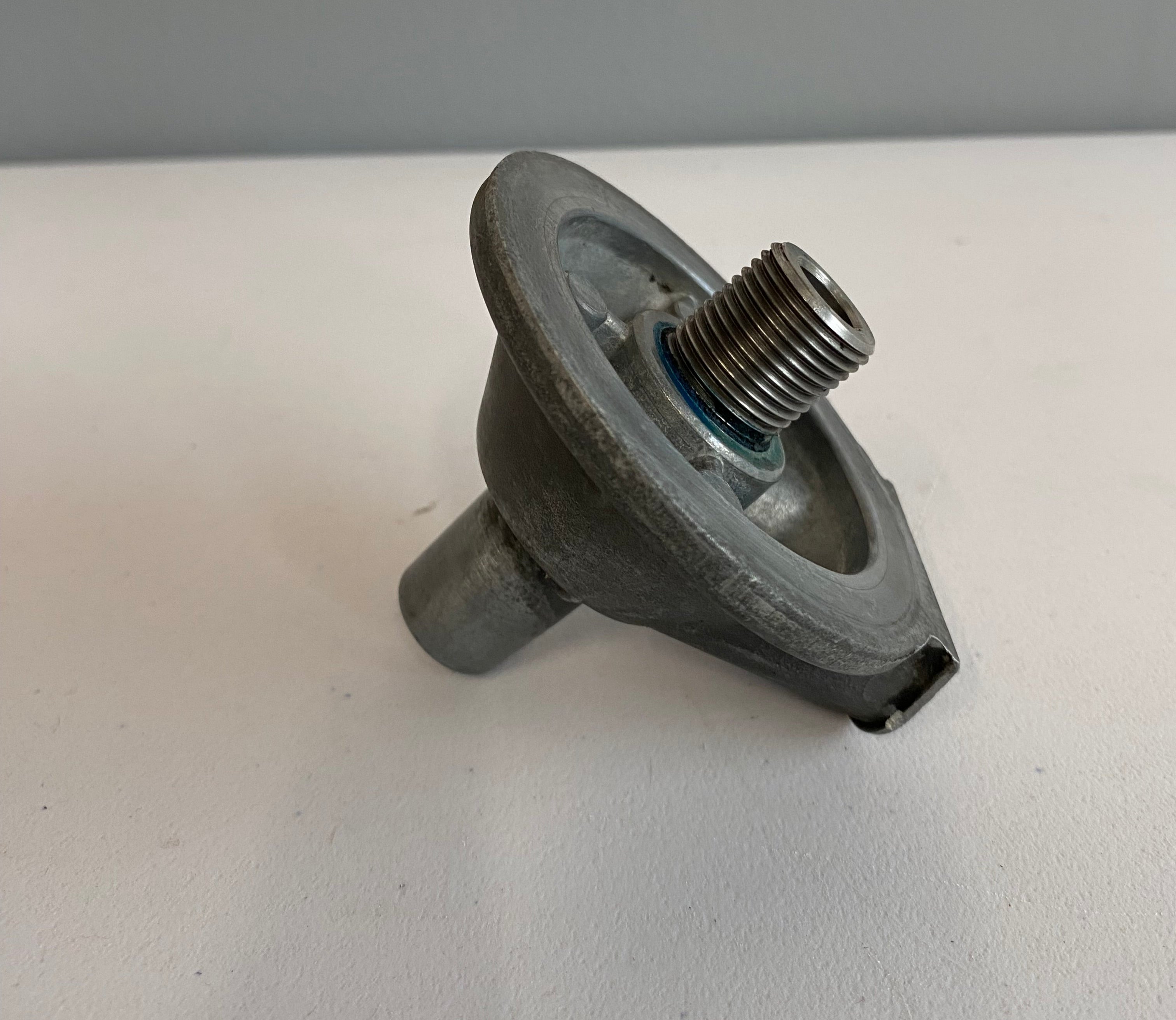 Support de filtre à huile FXR Harley Davidson REF OEM : 26351-85