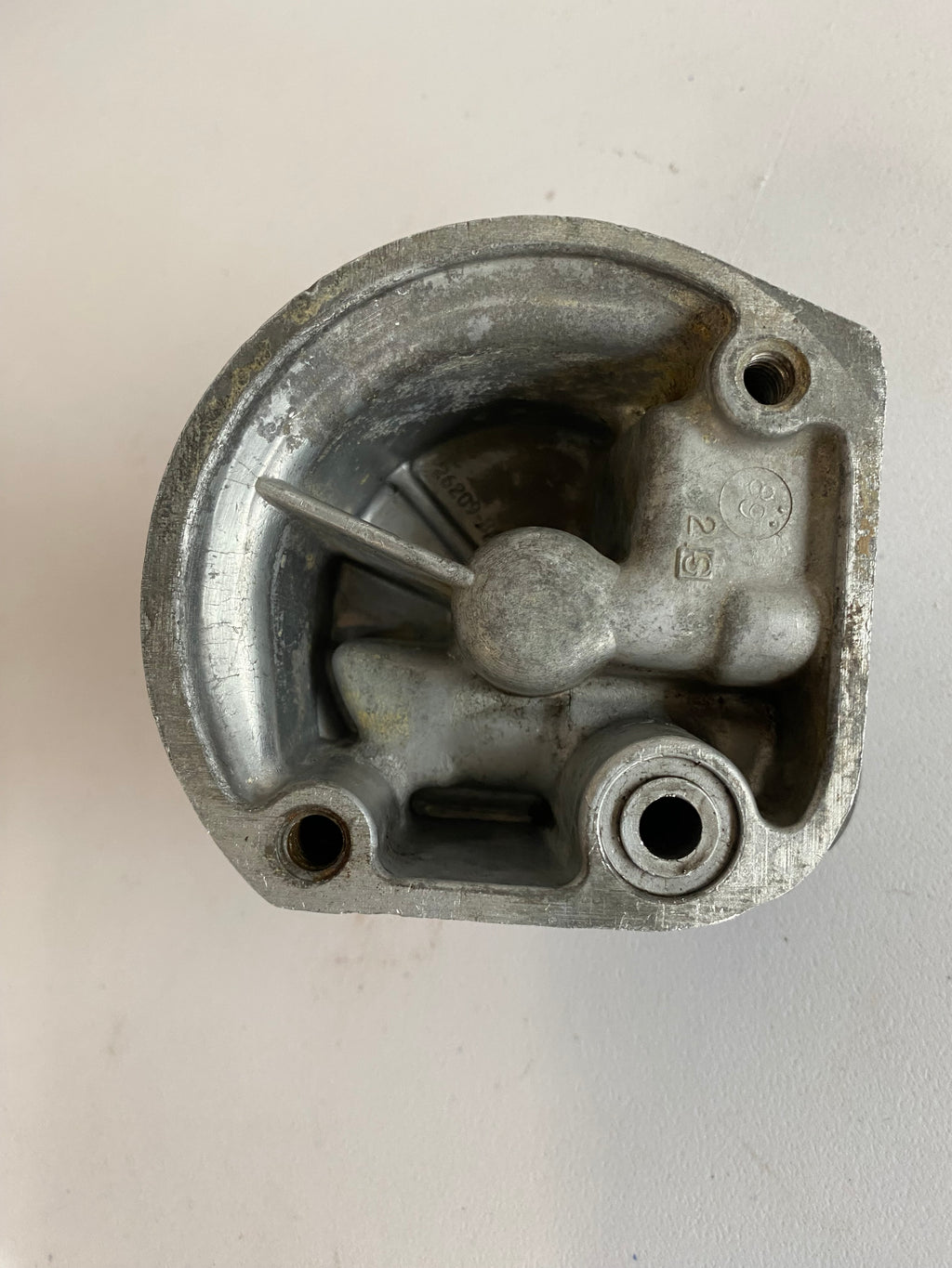 Harley Davidson Sportster Ölfilterhalterung OEM REF: 26209-84