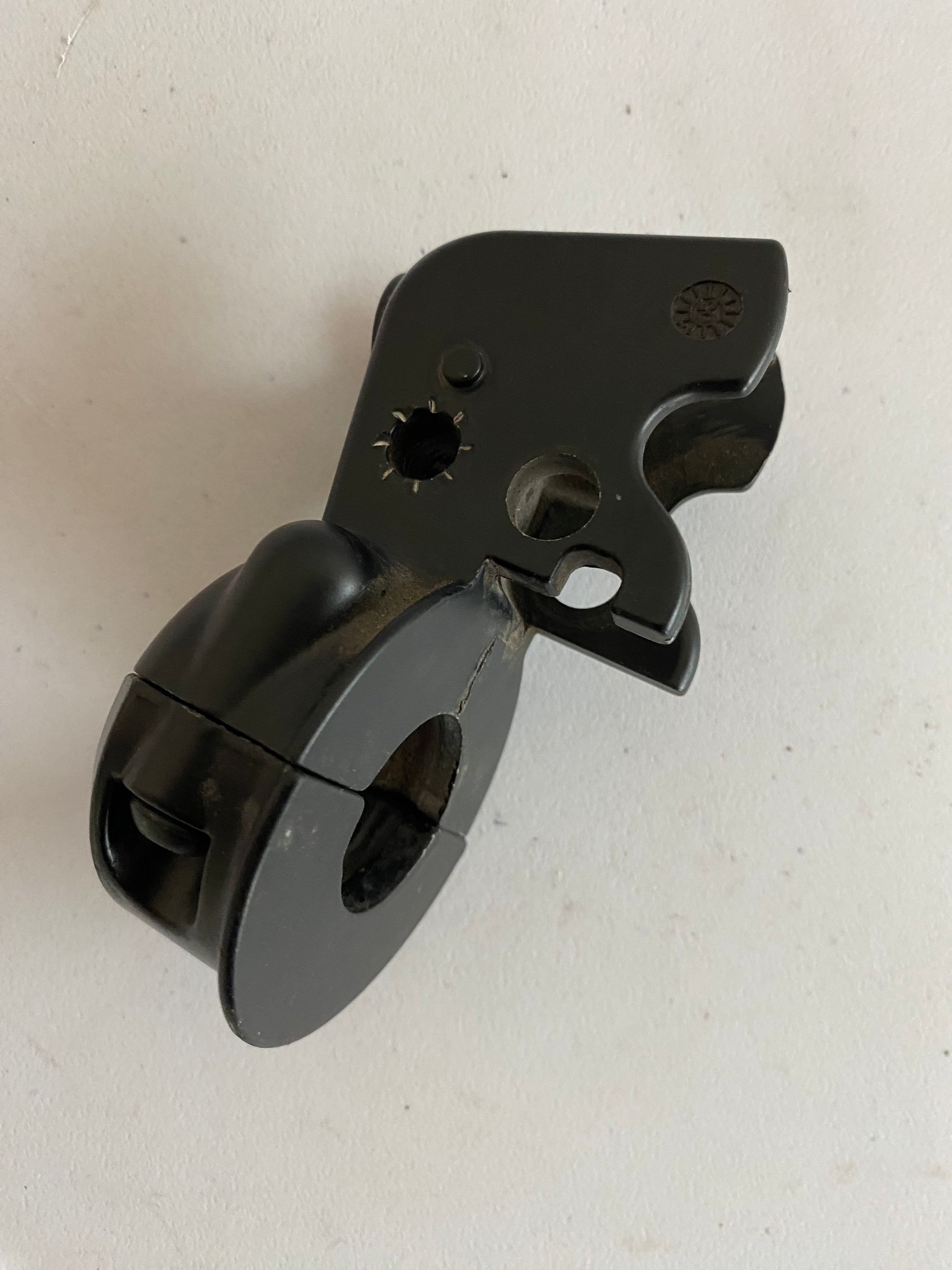 Harley Davidson Kupplungshebelhalterung OEM-Referenz: 38608-96