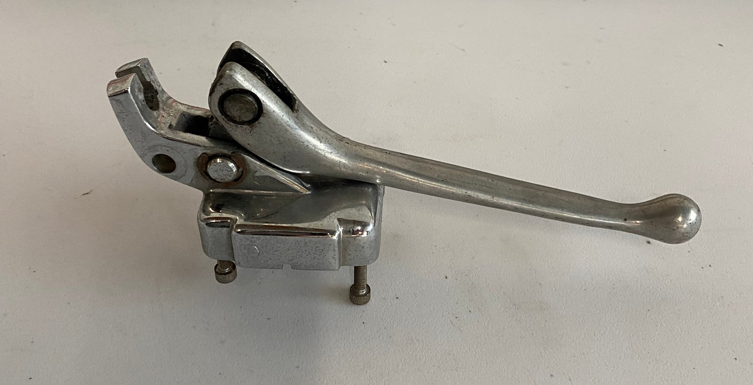 Chromhalterung + Harley Davidson Kupplungshebel REF OEM: 38608-73