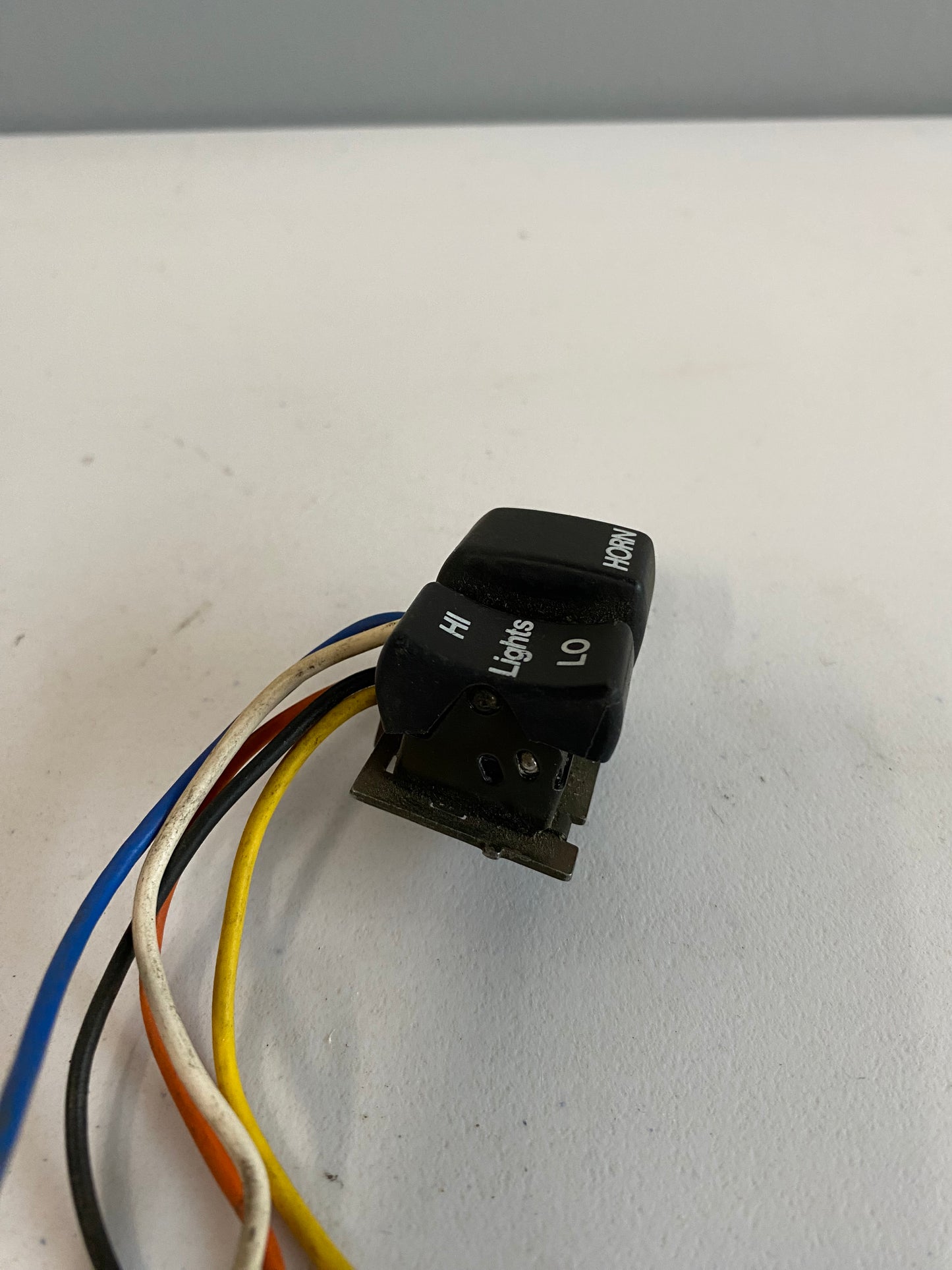 Boutons gauche Harley Davidson REF OEM : 71573-82