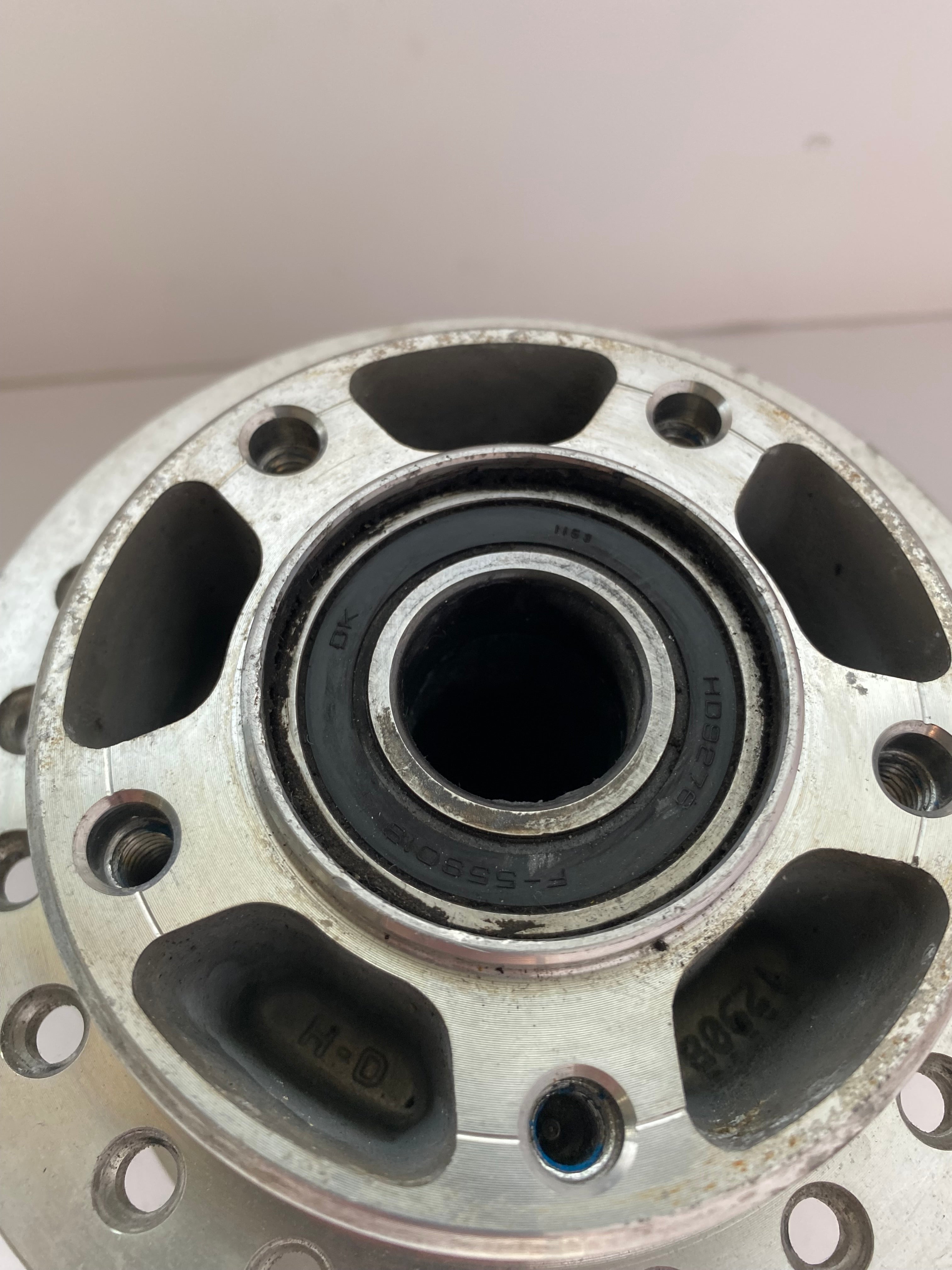 Moyeu de roue avant Dyna & Sportster Harley Davidson REF OEM 43105-08