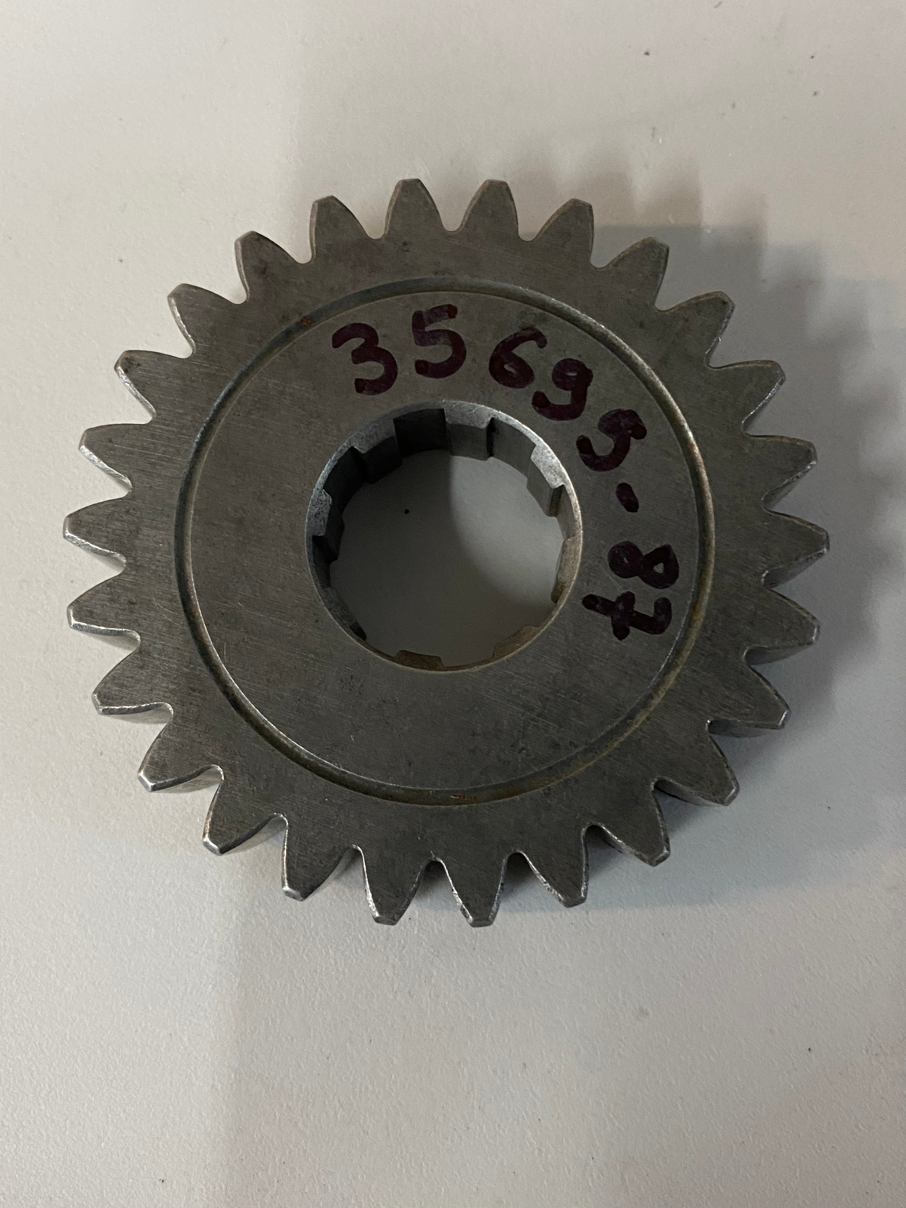Pignon 4° vitesse arbre secondaire Harley Davidson REF OEM : 35695-87