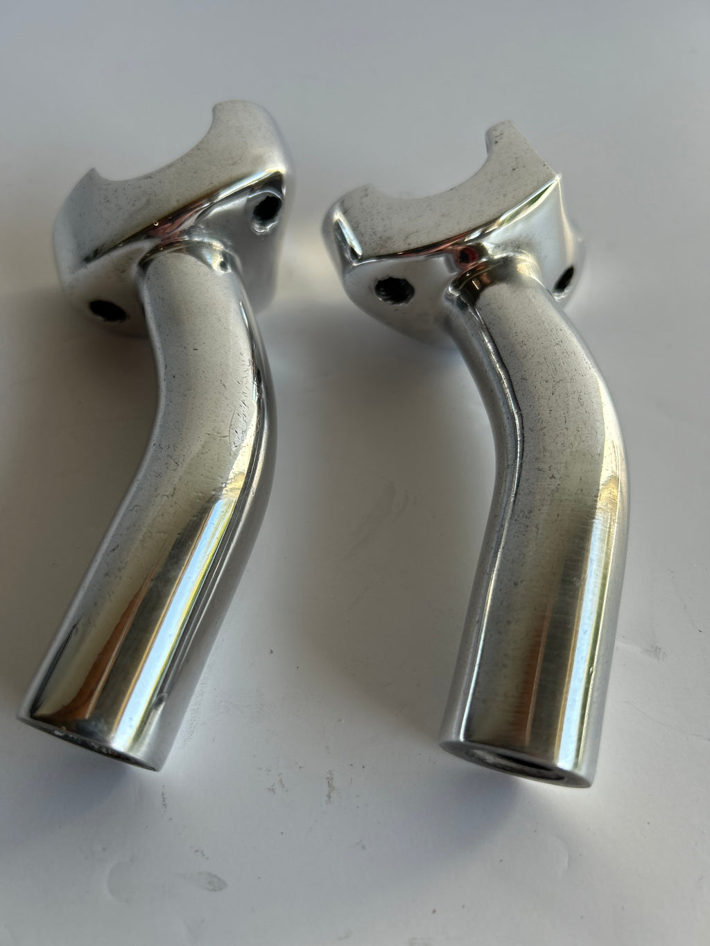 Risers coudés 4 1/2 alu poli Harley Davidson REF : MCS 904397