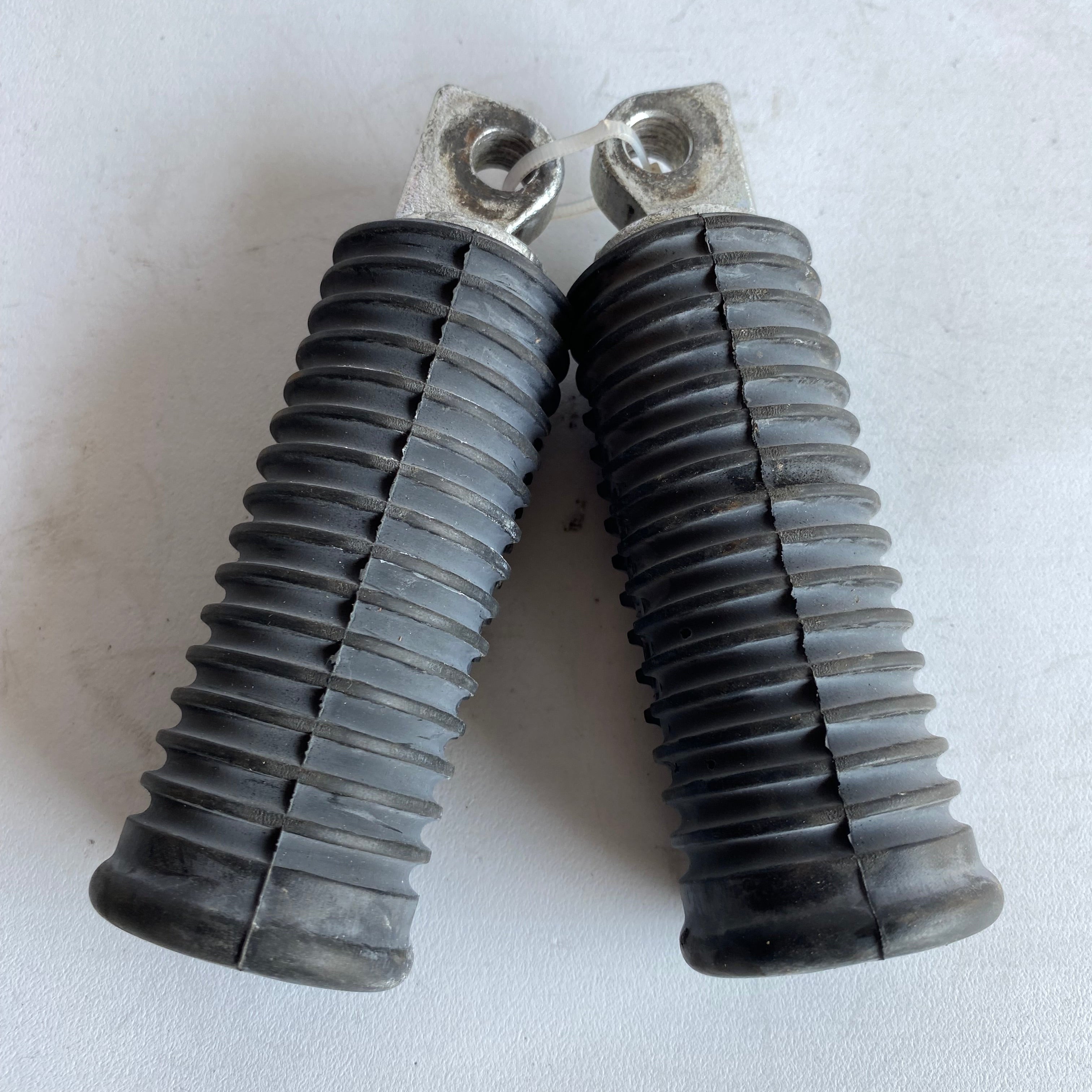 Jeu de cales pieds Dyna Harley Davidson REF OEM 33032-99