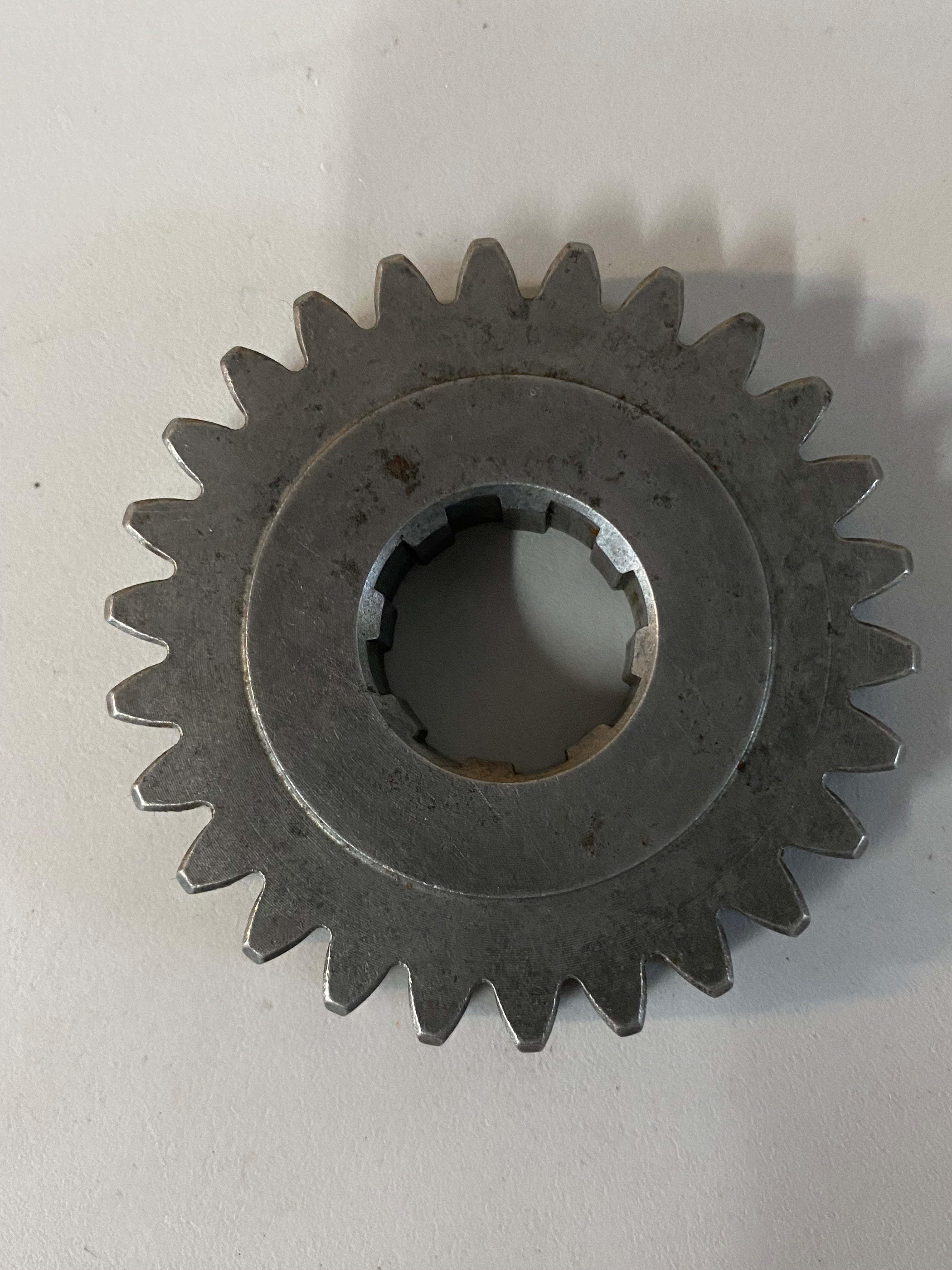 Pignon 4° vitesse arbre secondaire Harley Davidson REF OEM : 35695-87
