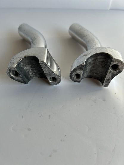 Abgewinkelte Riser 4 1/2 poliertes Aluminium Harley Davidson REF: MCS 904397