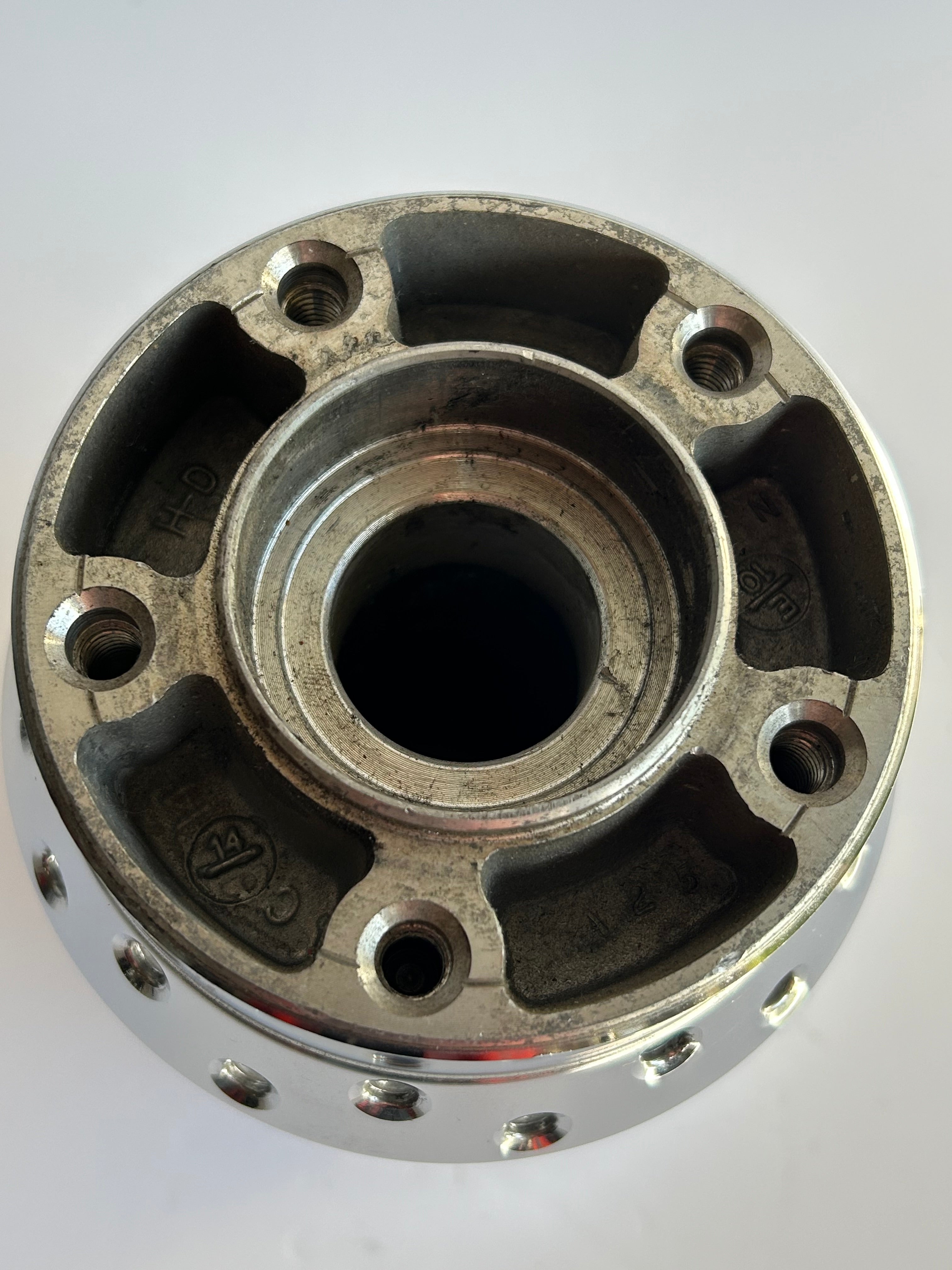 40 Spoke Front Wheel Hub Road King Harley Davidson 2008-2023